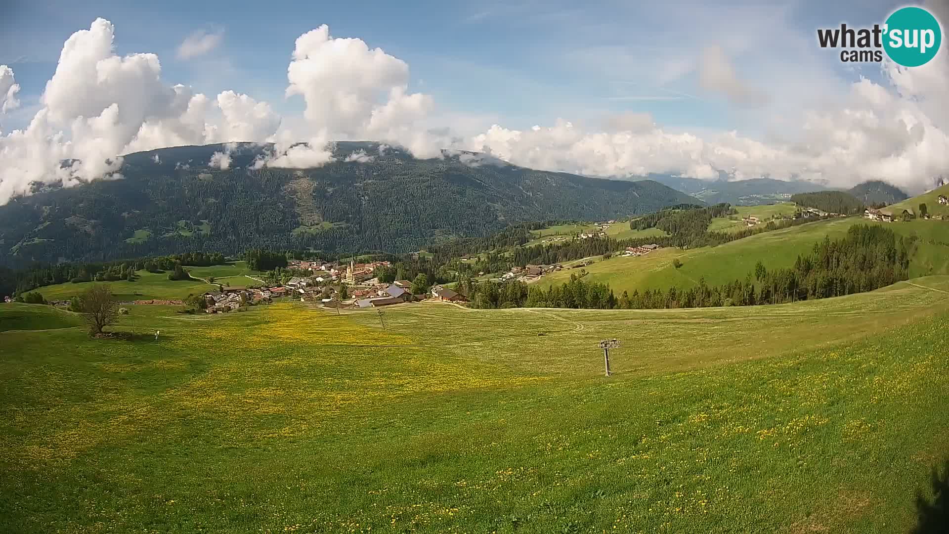 Spletna kamera Terenten (1210m) – Pogled v živo na dolino Pusteria