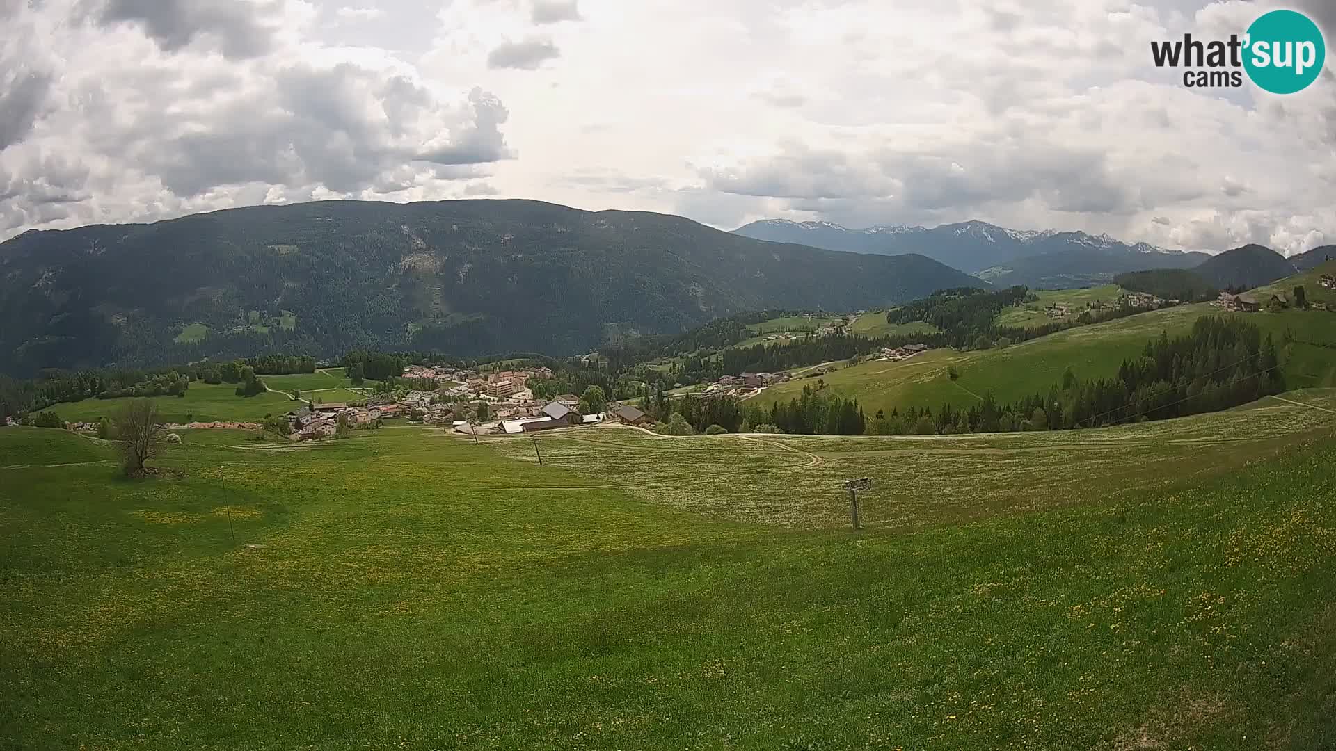 Spletna kamera Terenten (1210m) – Pogled v živo na dolino Pusteria