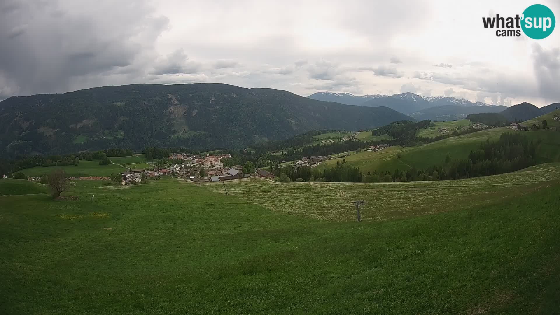 Spletna kamera Terenten (1210m) – Pogled v živo na dolino Pusteria