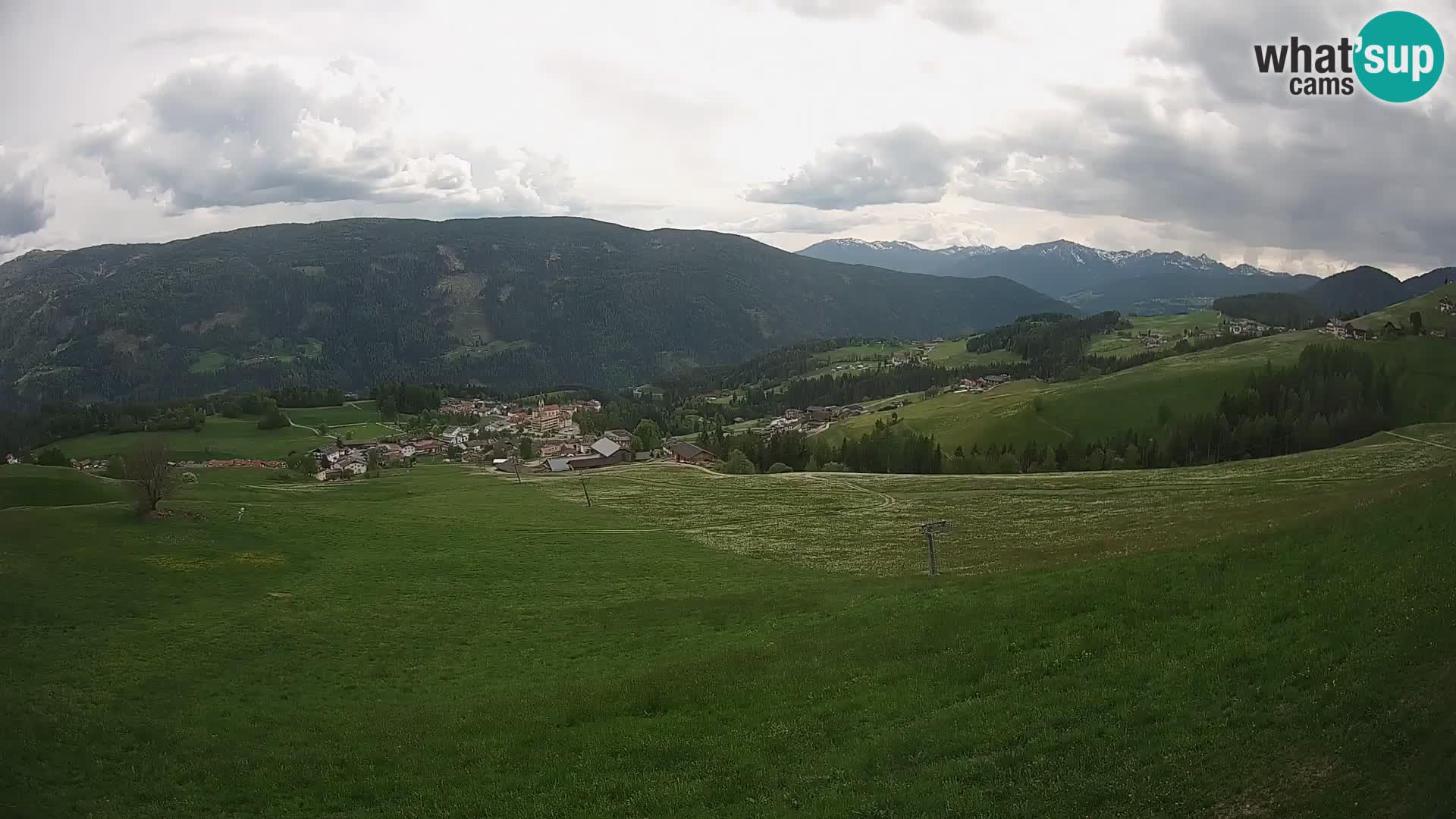 Spletna kamera Terenten (1210m) – Pogled v živo na dolino Pusteria