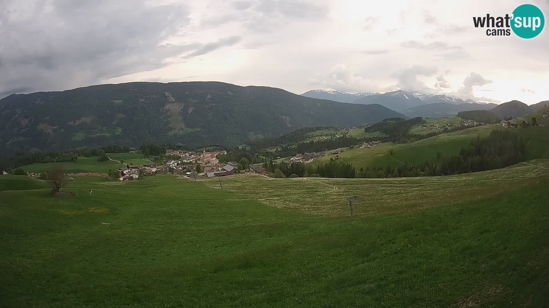 Spletna kamera Terenten (1210m) – Pogled v živo na dolino Pusteria