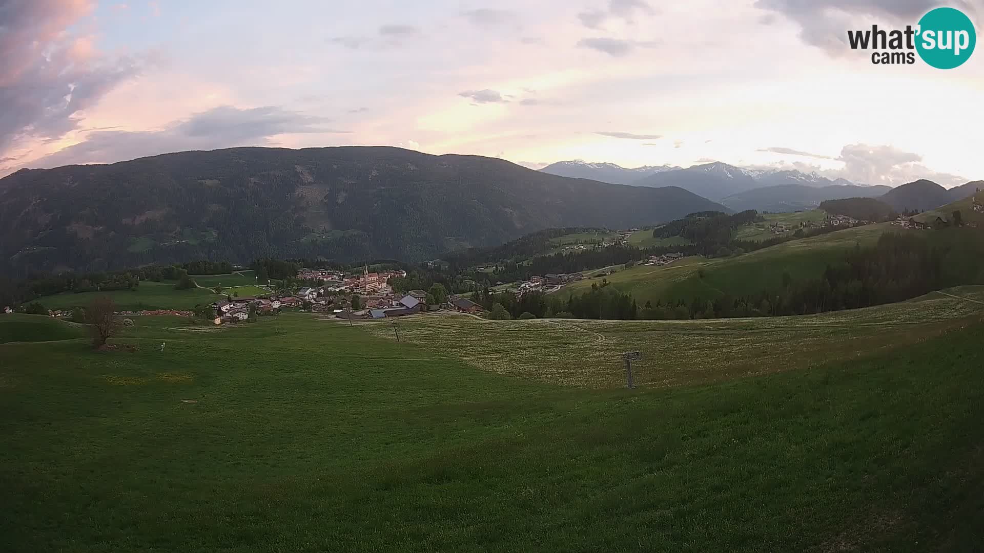 Spletna kamera Terenten (1210m) – Pogled v živo na dolino Pusteria