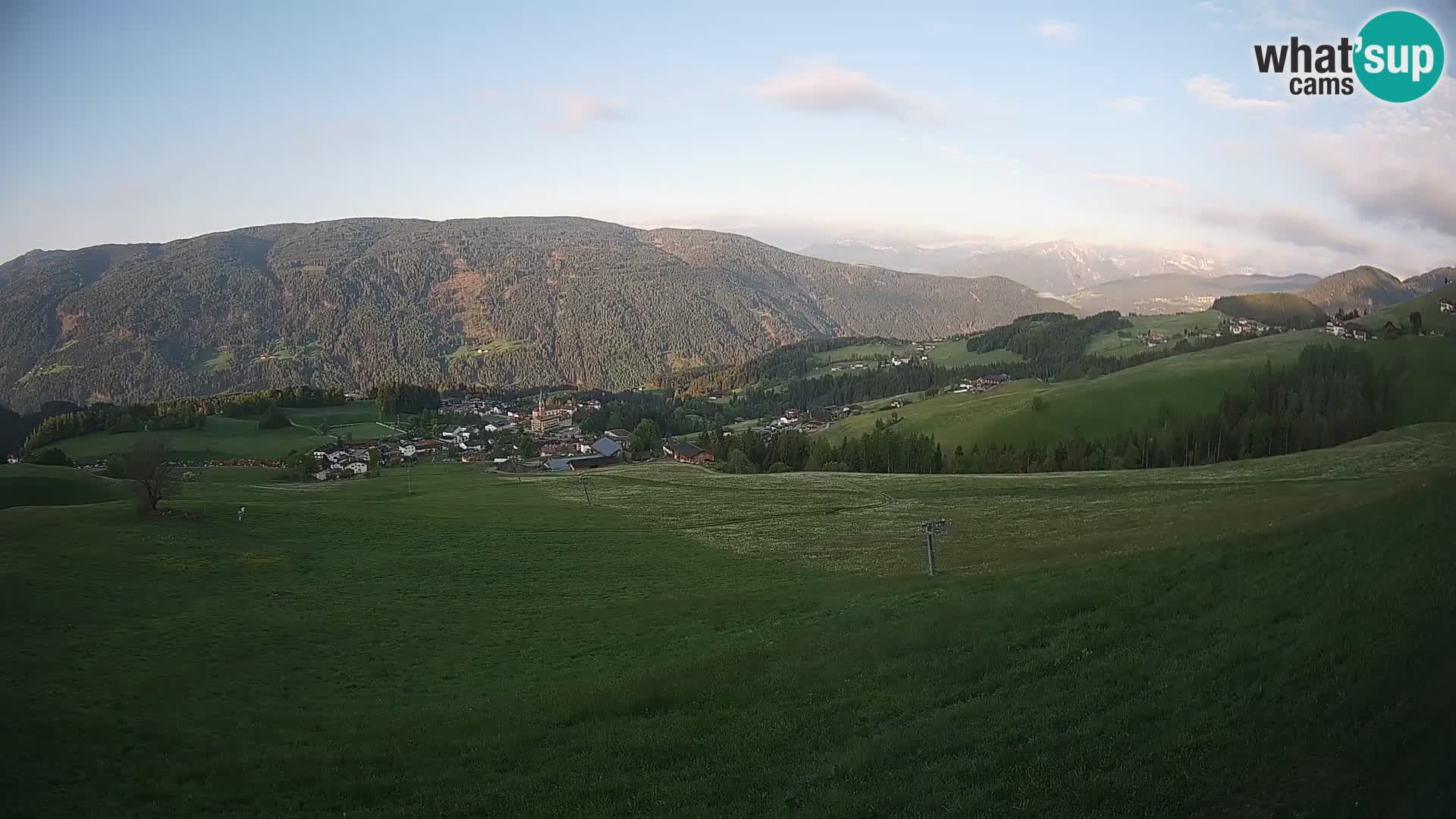 Spletna kamera Terenten (1210m) – Pogled v živo na dolino Pusteria
