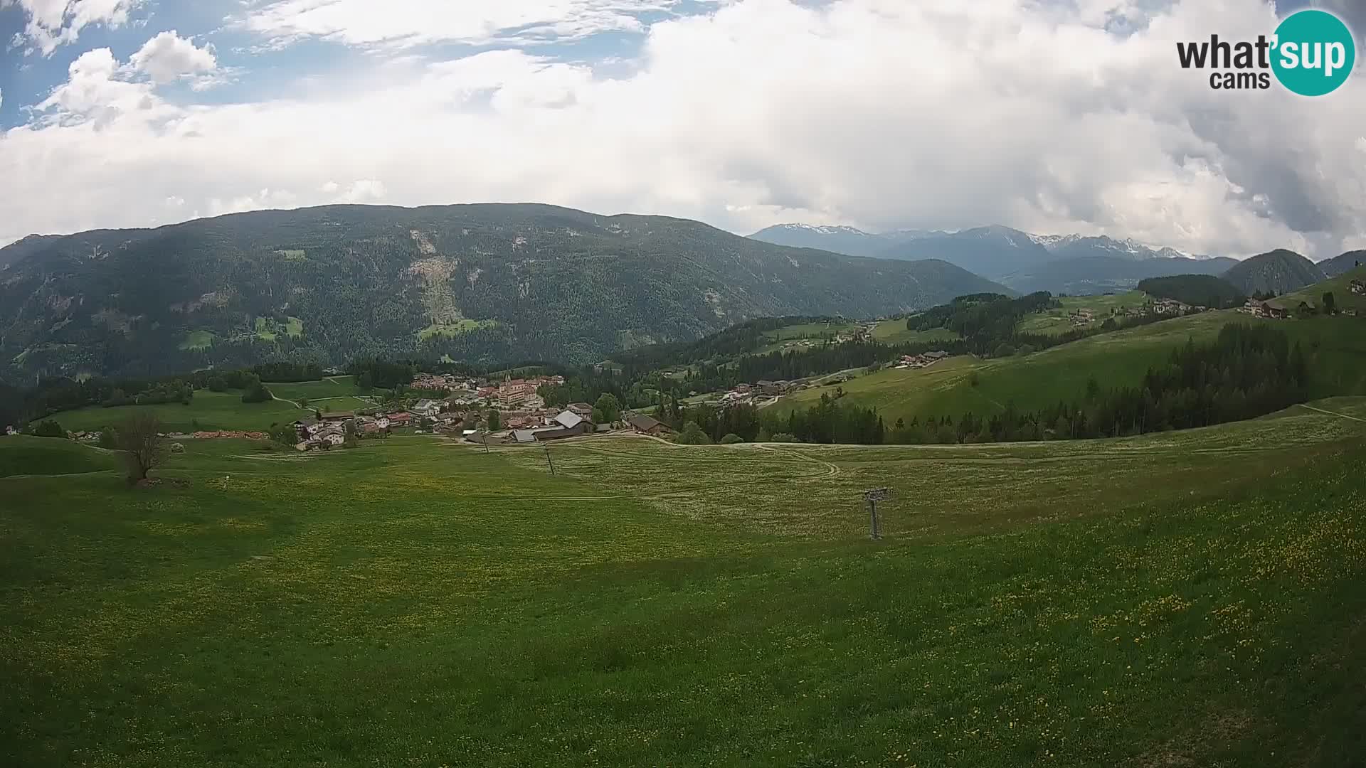 Spletna kamera Terenten (1210m) – Pogled v živo na dolino Pusteria