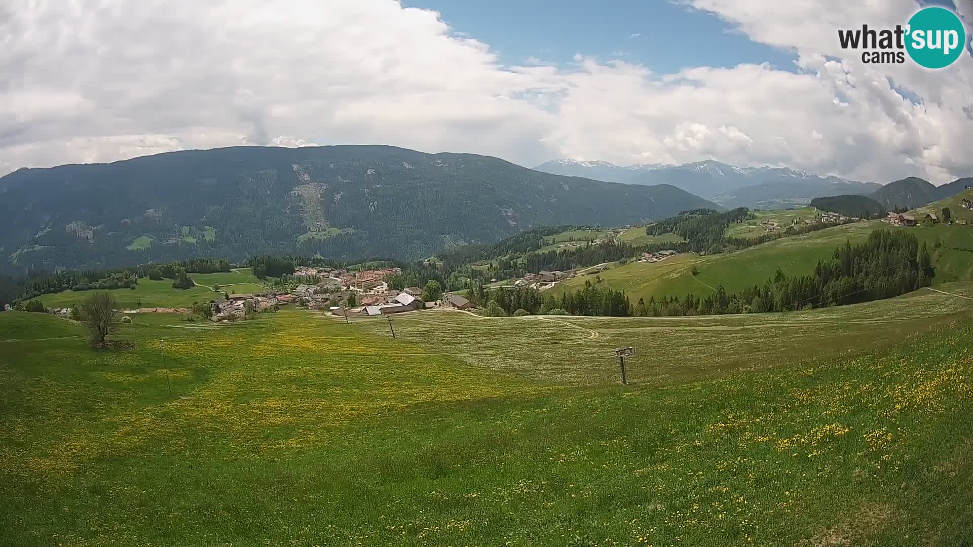 Spletna kamera Terenten (1210m) – Pogled v živo na dolino Pusteria