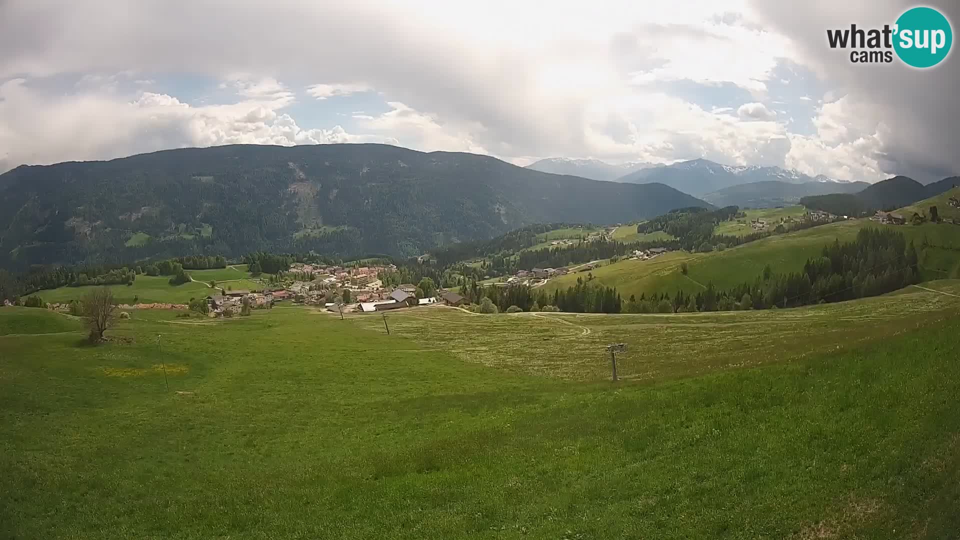 Spletna kamera Terenten (1210m) – Pogled v živo na dolino Pusteria