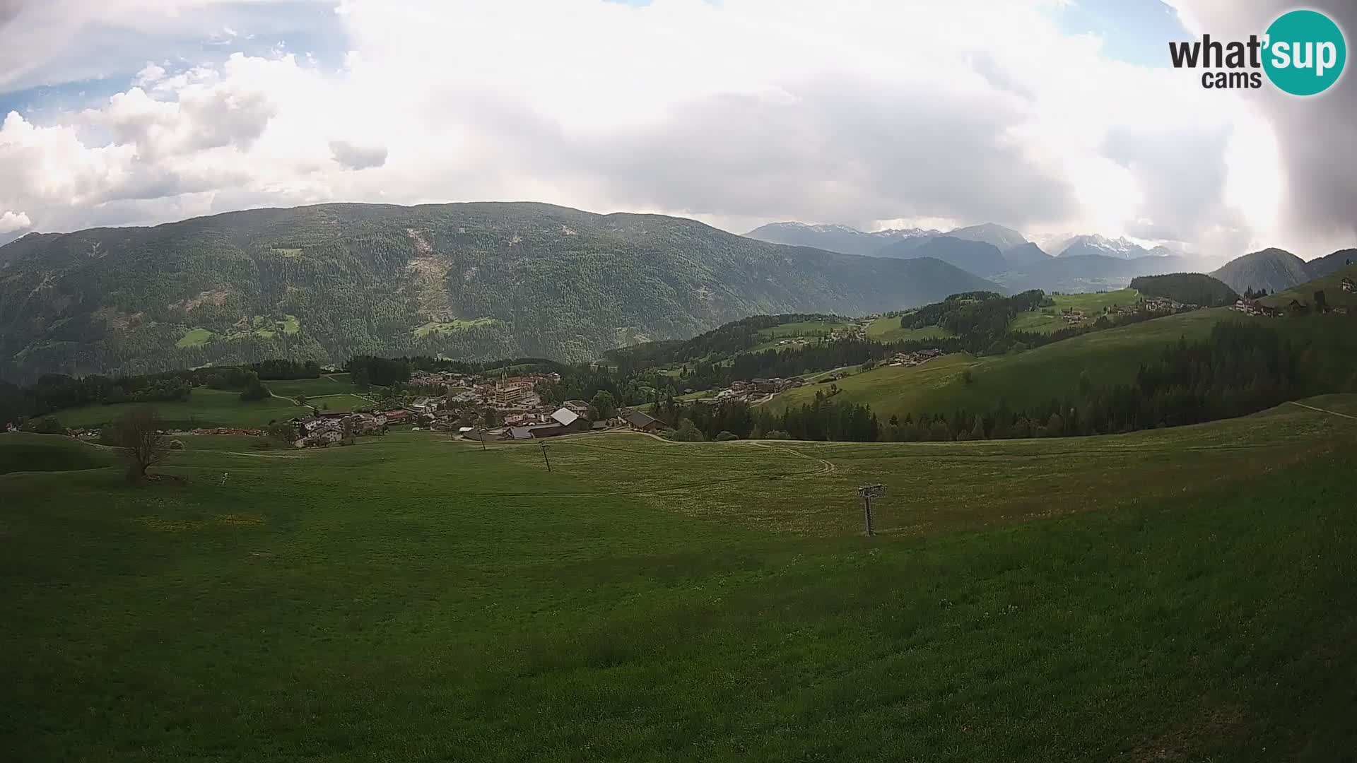 Spletna kamera Terenten (1210m) – Pogled v živo na dolino Pusteria