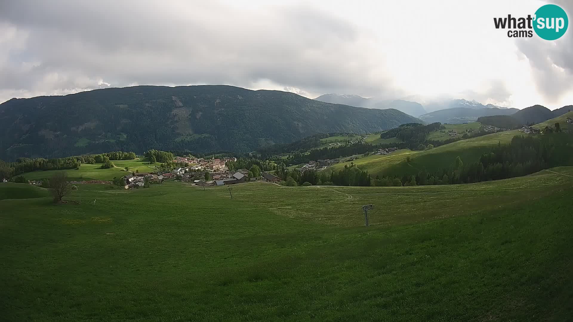 Spletna kamera Terenten (1210m) – Pogled v živo na dolino Pusteria
