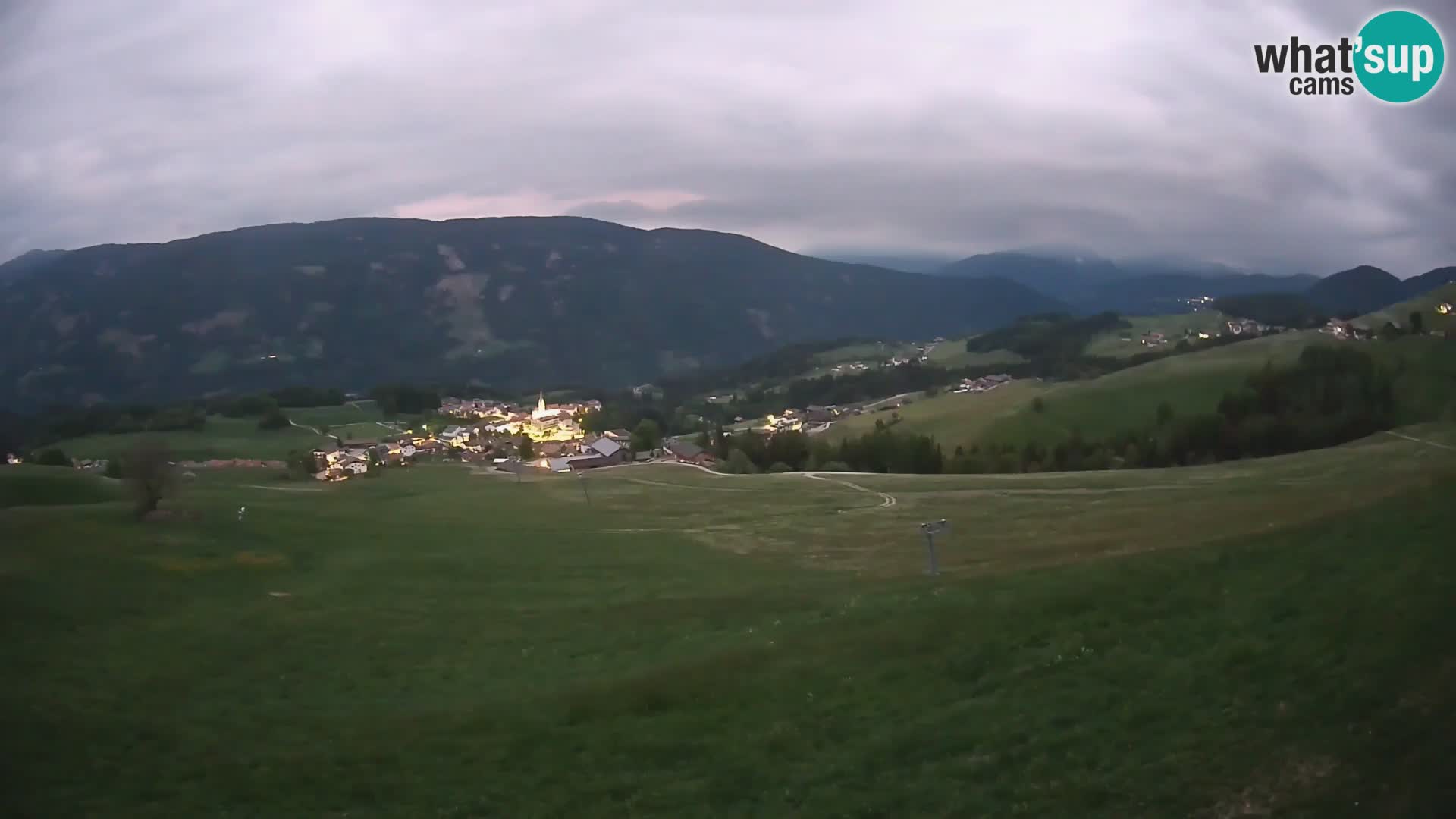Spletna kamera Terenten (1210m) – Pogled v živo na dolino Pusteria