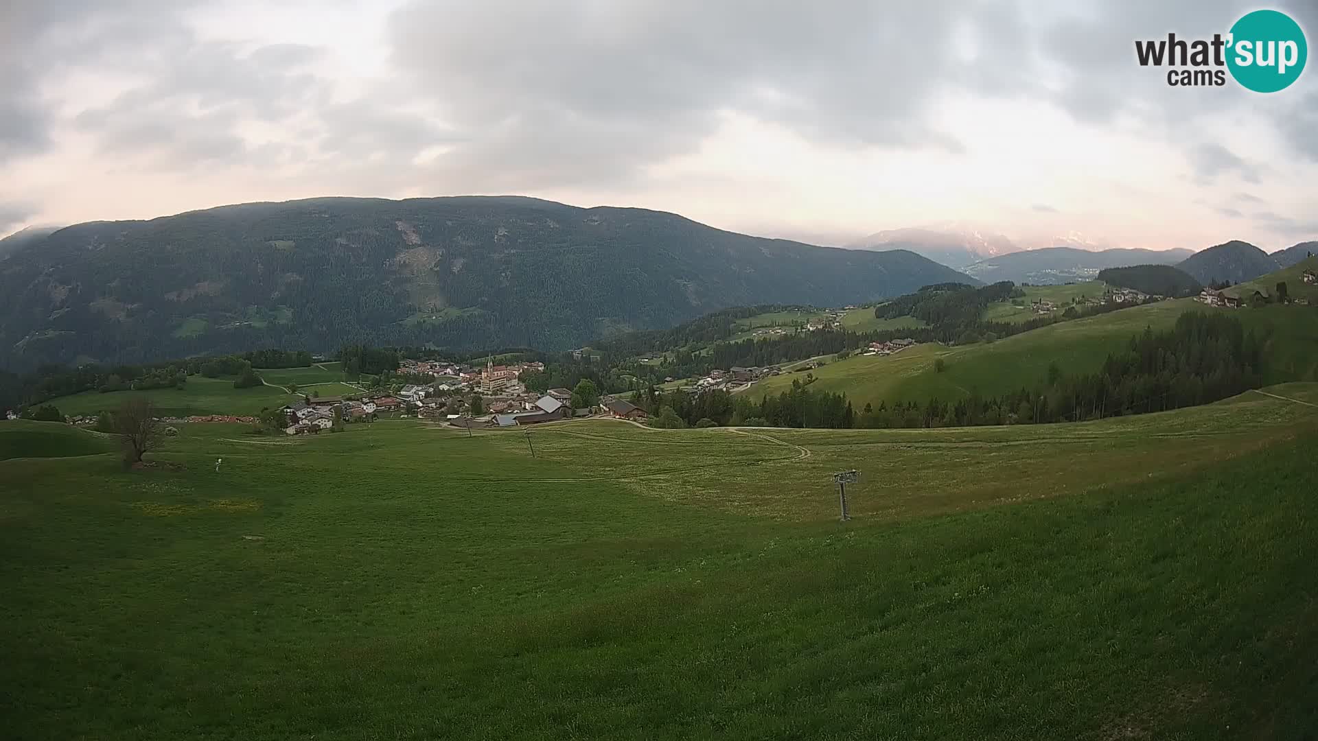 Spletna kamera Terenten (1210m) – Pogled v živo na dolino Pusteria