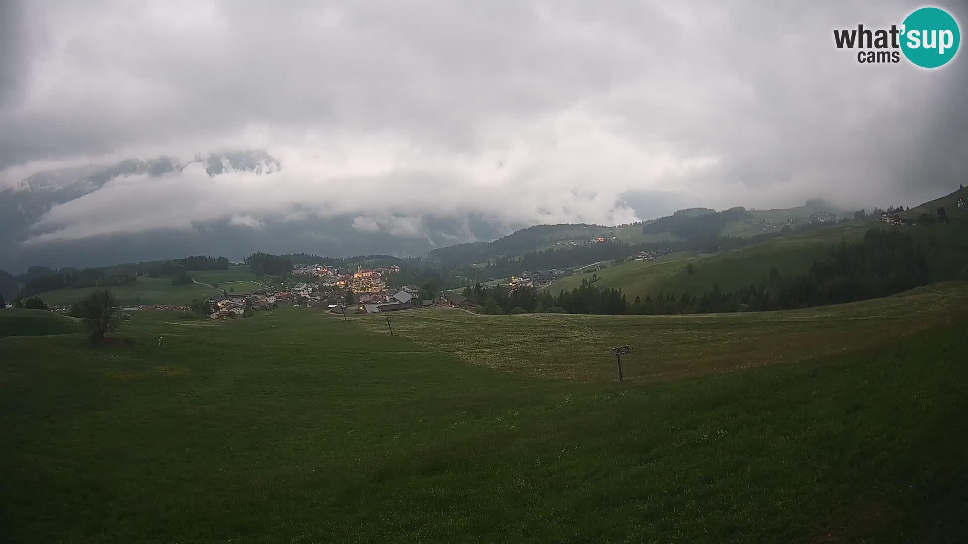 Spletna kamera Terenten (1210m) – Pogled v živo na dolino Pusteria