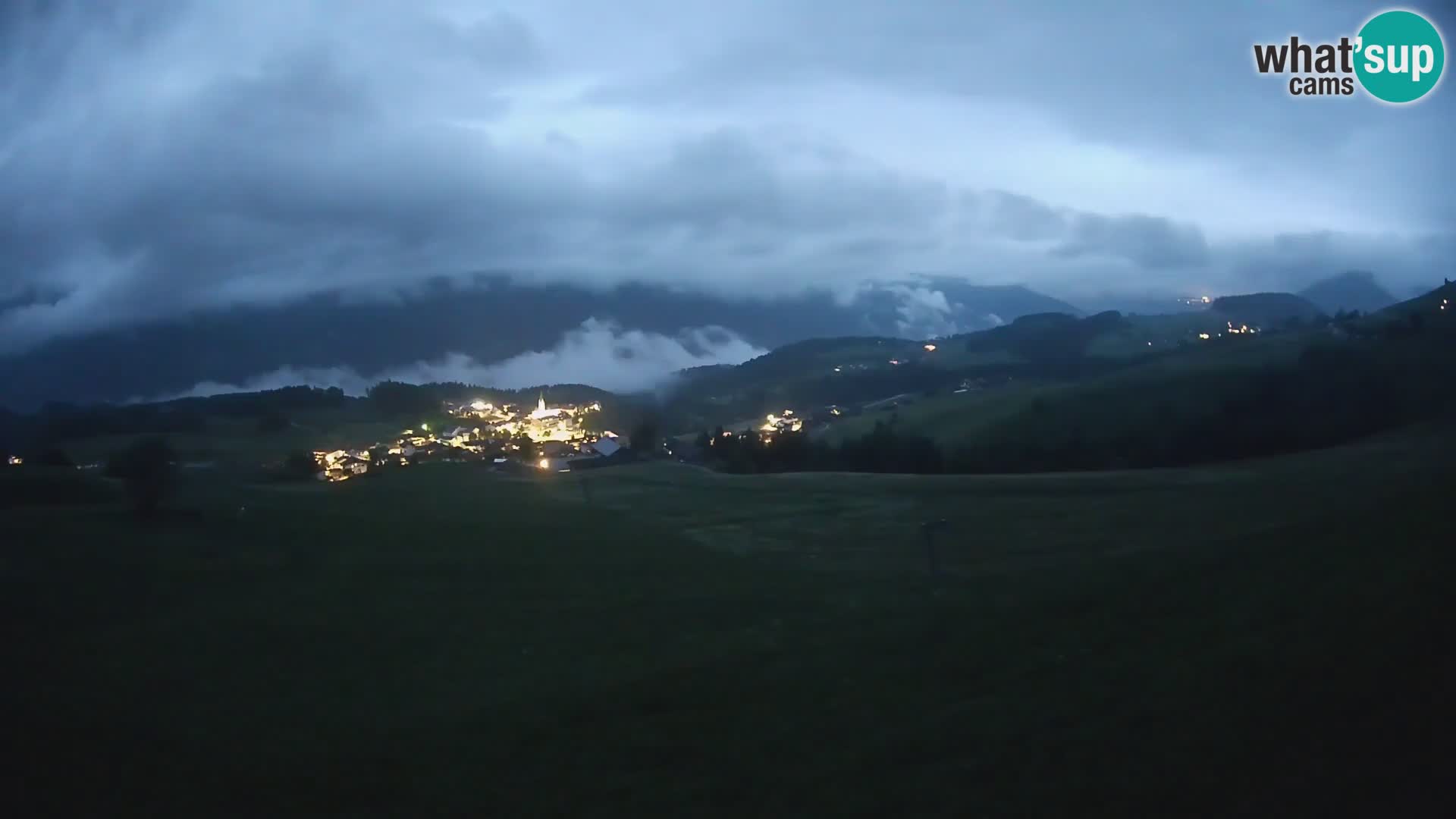 Spletna kamera Terenten (1210m) – Pogled v živo na dolino Pusteria