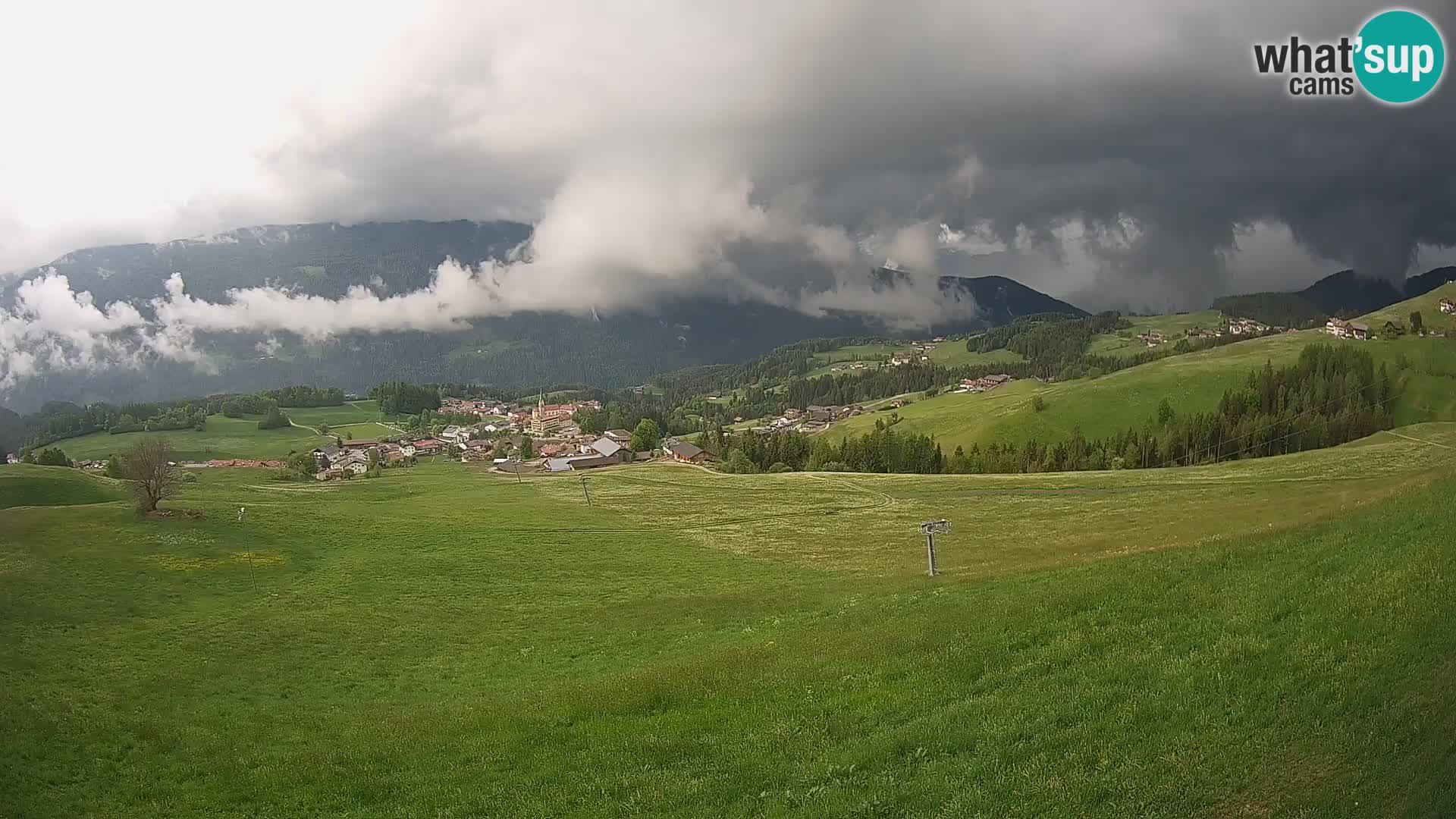Spletna kamera Terenten (1210m) – Pogled v živo na dolino Pusteria