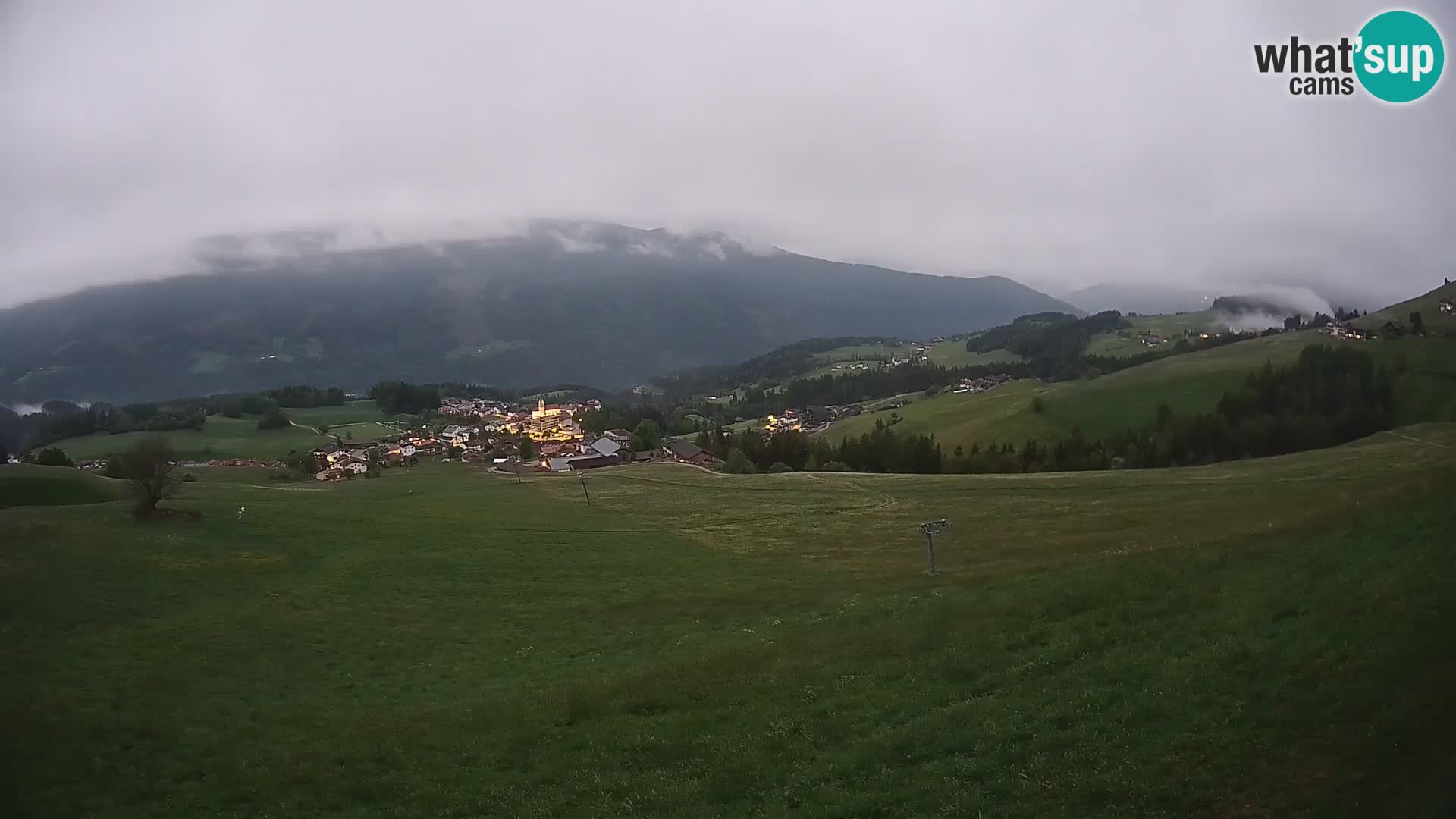 Spletna kamera Terenten (1210m) – Pogled v živo na dolino Pusteria