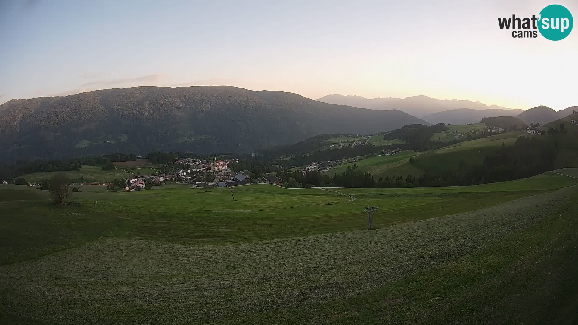 Spletna kamera Terenten (1210m) – Pogled v živo na dolino Pusteria