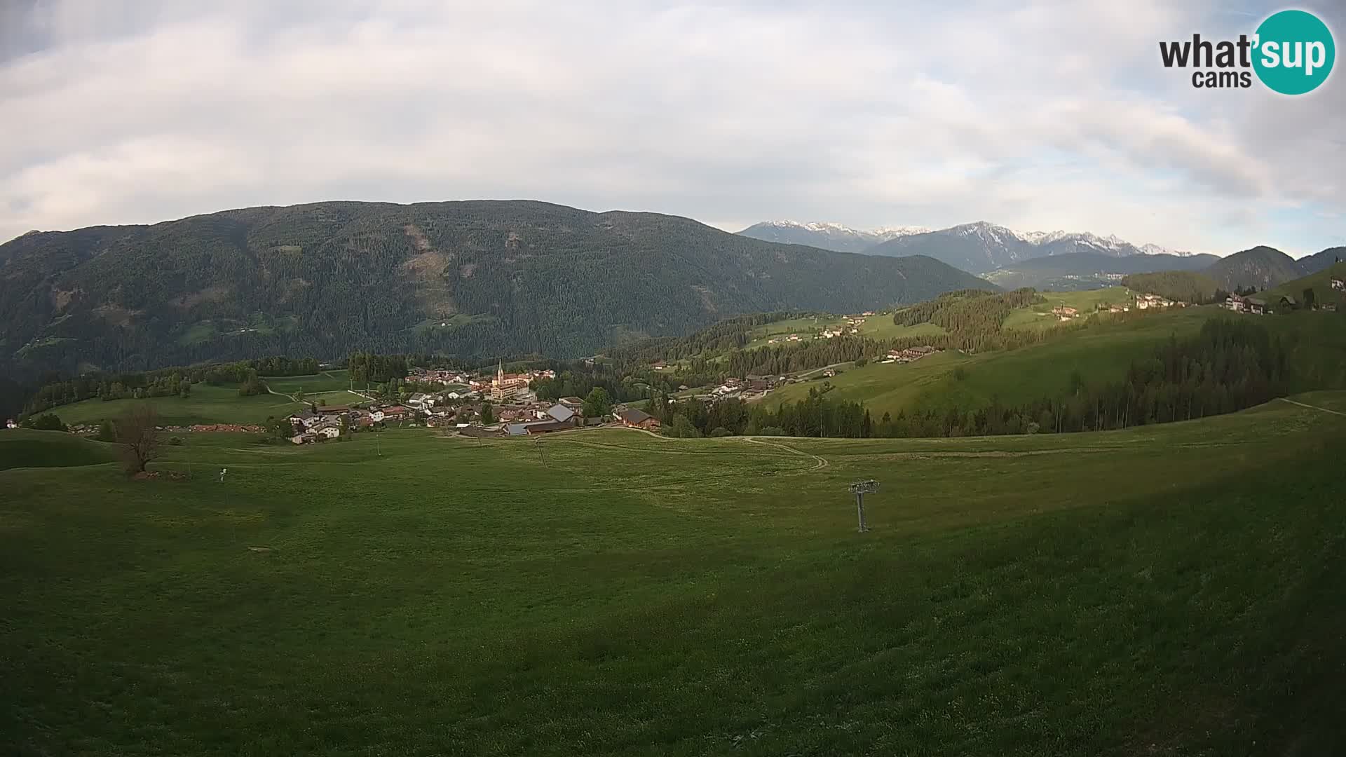 Spletna kamera Terenten (1210m) – Pogled v živo na dolino Pusteria