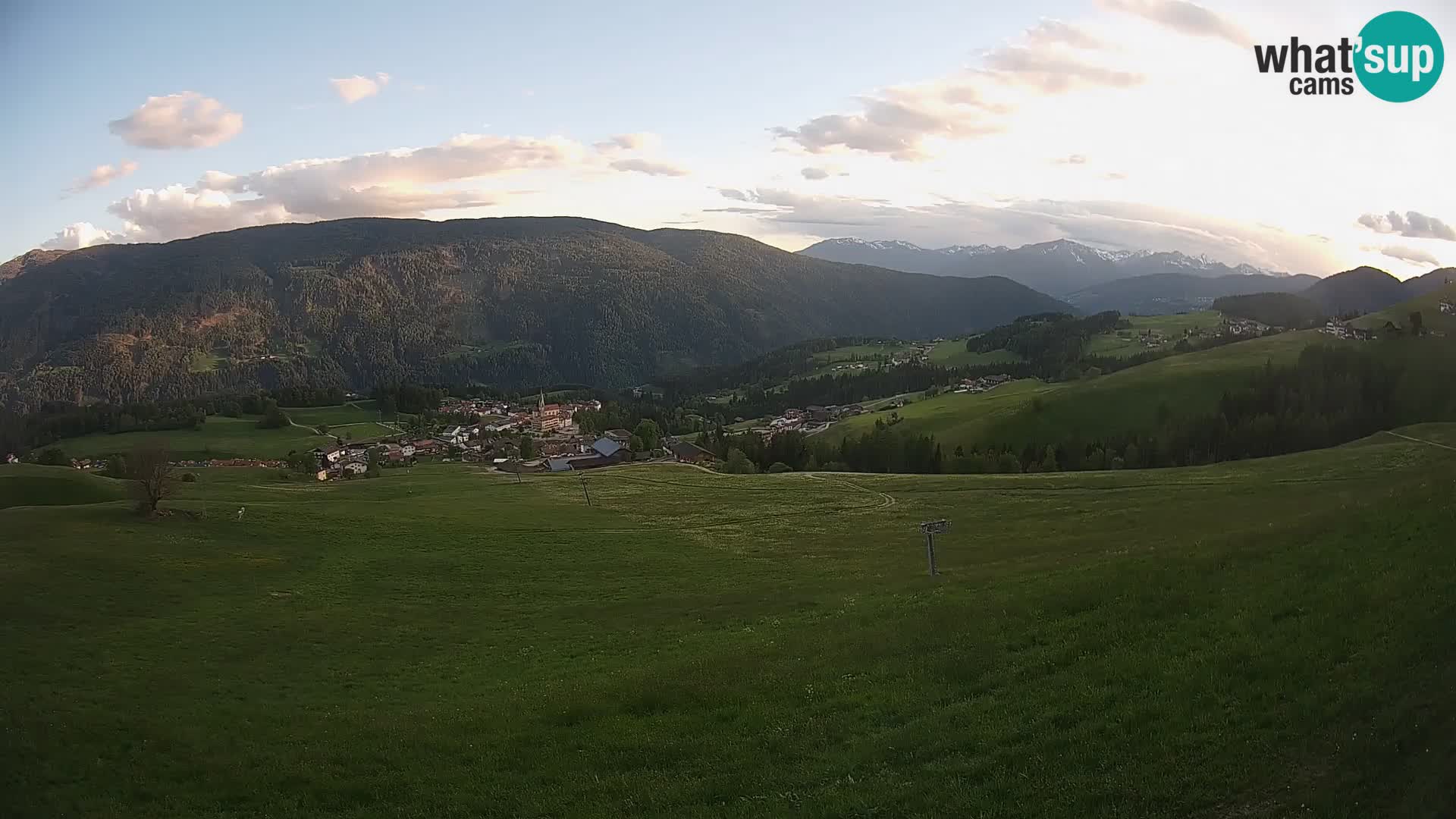 Spletna kamera Terenten (1210m) – Pogled v živo na dolino Pusteria