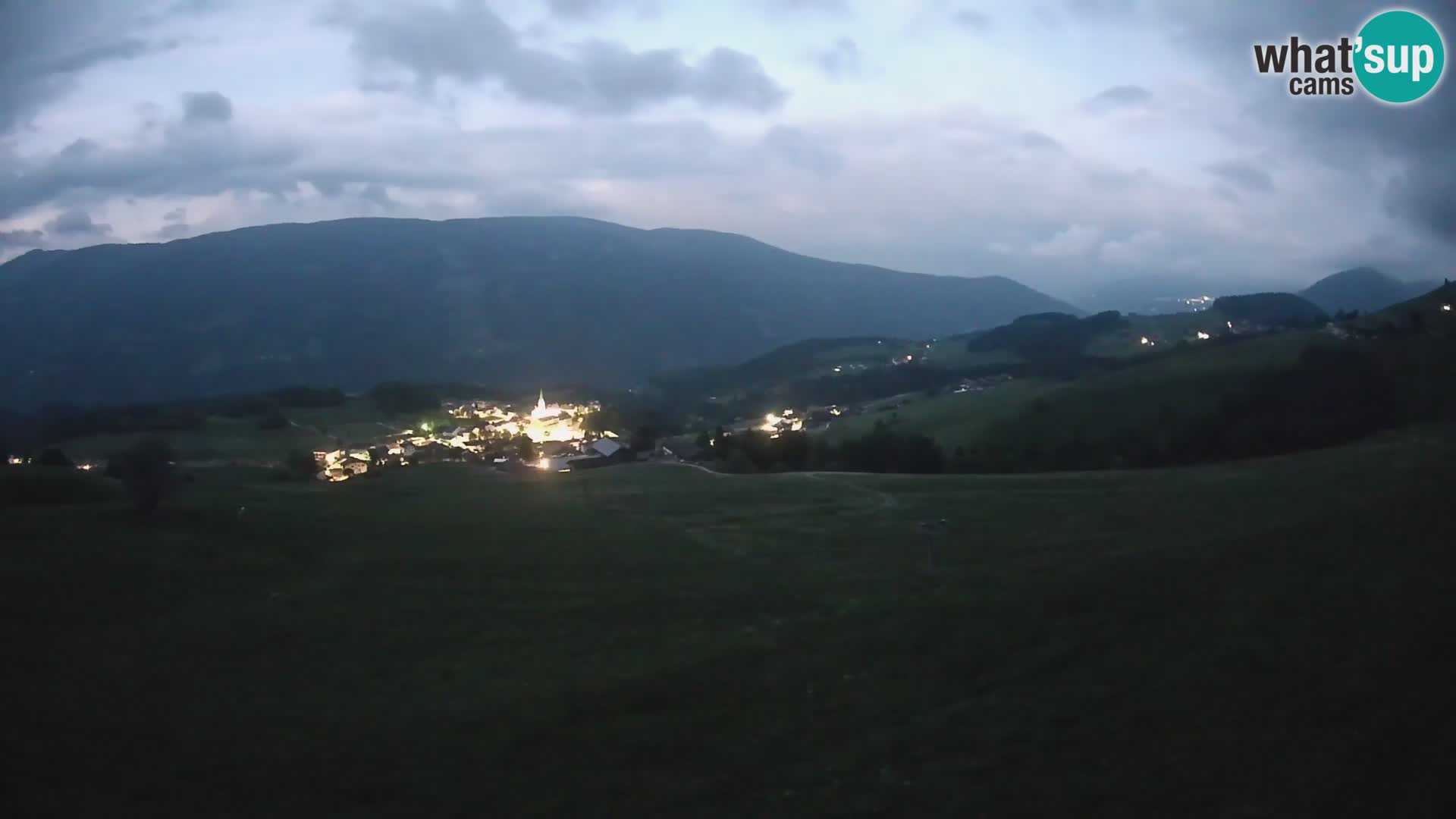 Spletna kamera Terenten (1210m) – Pogled v živo na dolino Pusteria