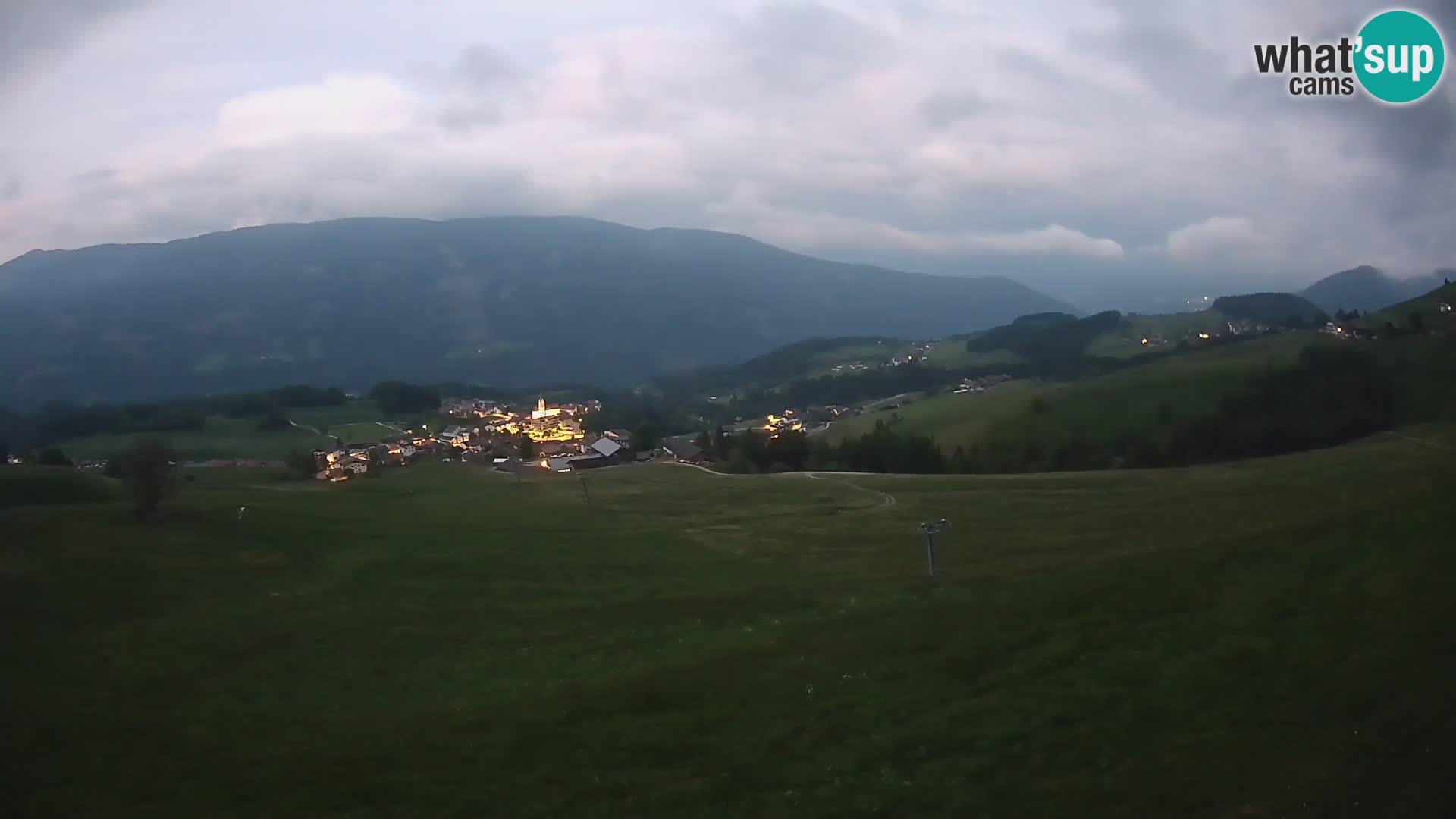 Spletna kamera Terenten (1210m) – Pogled v živo na dolino Pusteria