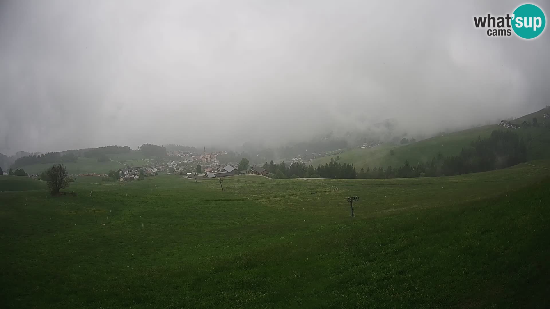 Spletna kamera Terenten (1210m) – Pogled v živo na dolino Pusteria