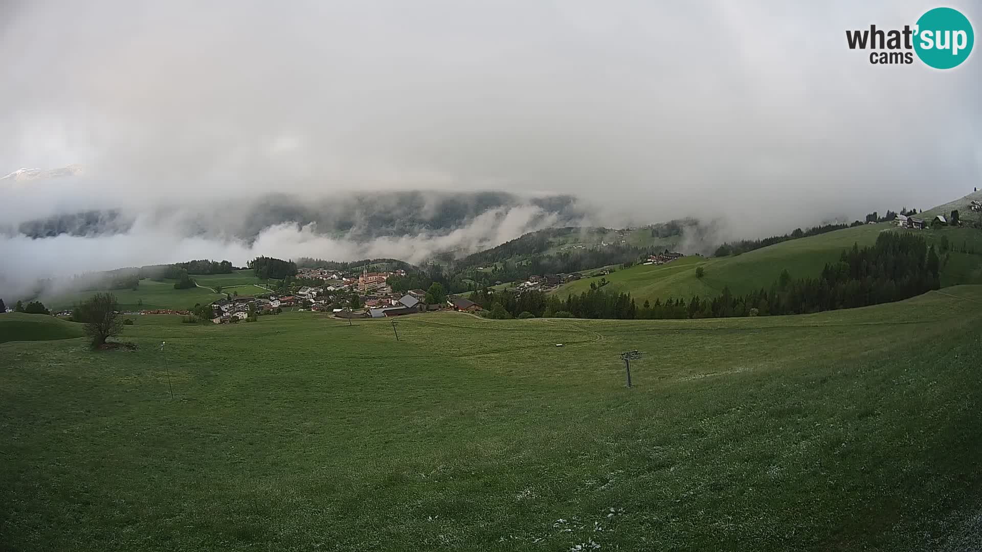 Spletna kamera Terenten (1210m) – Pogled v živo na dolino Pusteria