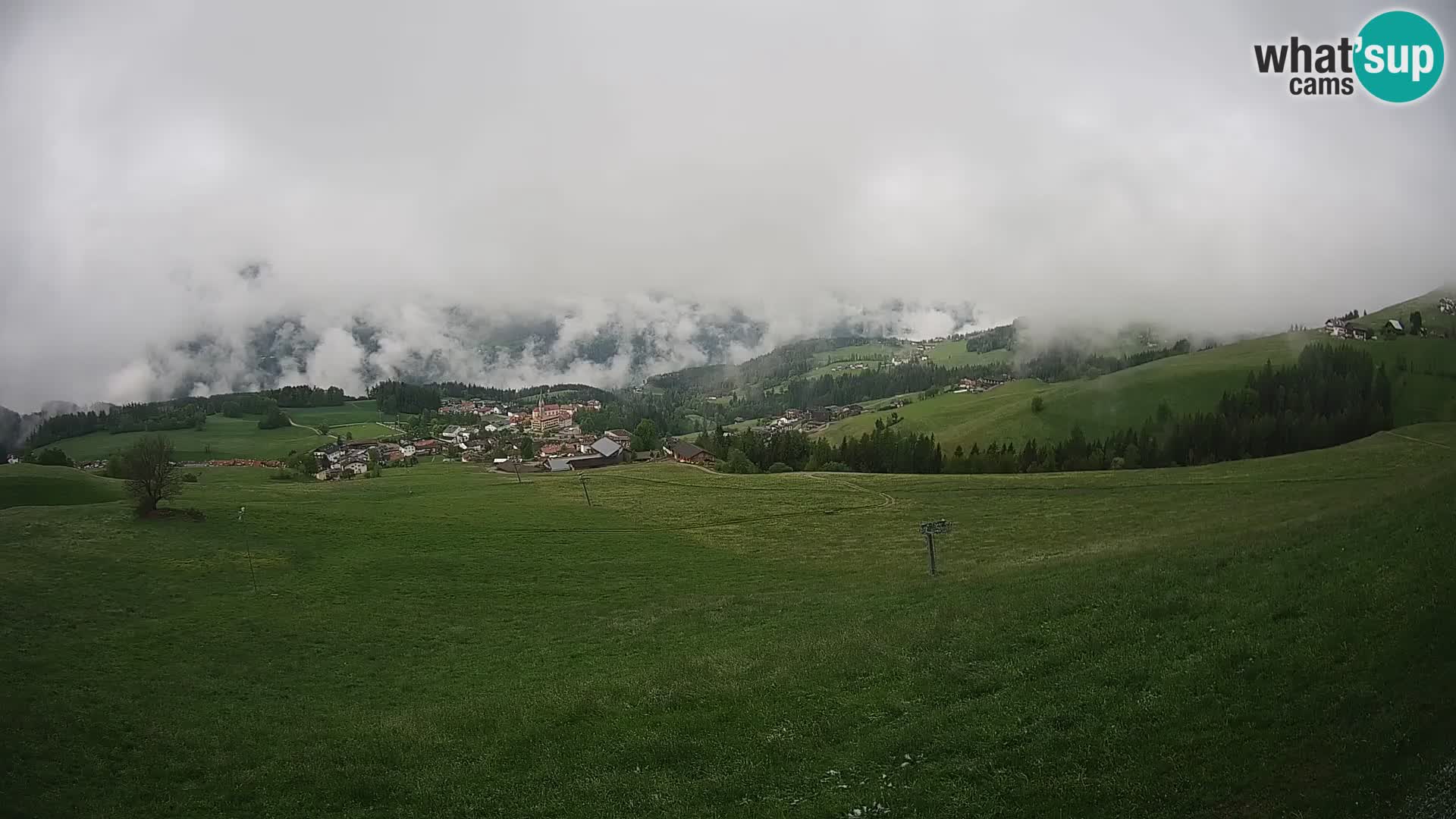 Spletna kamera Terenten (1210m) – Pogled v živo na dolino Pusteria