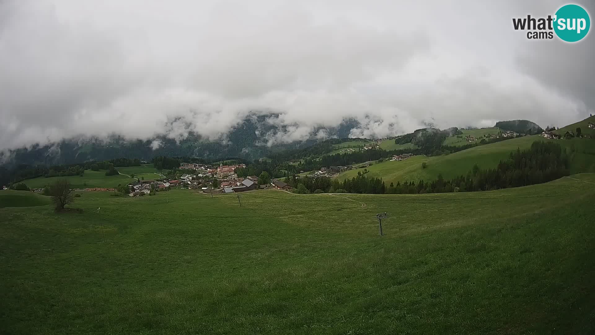 Spletna kamera Terenten (1210m) – Pogled v živo na dolino Pusteria