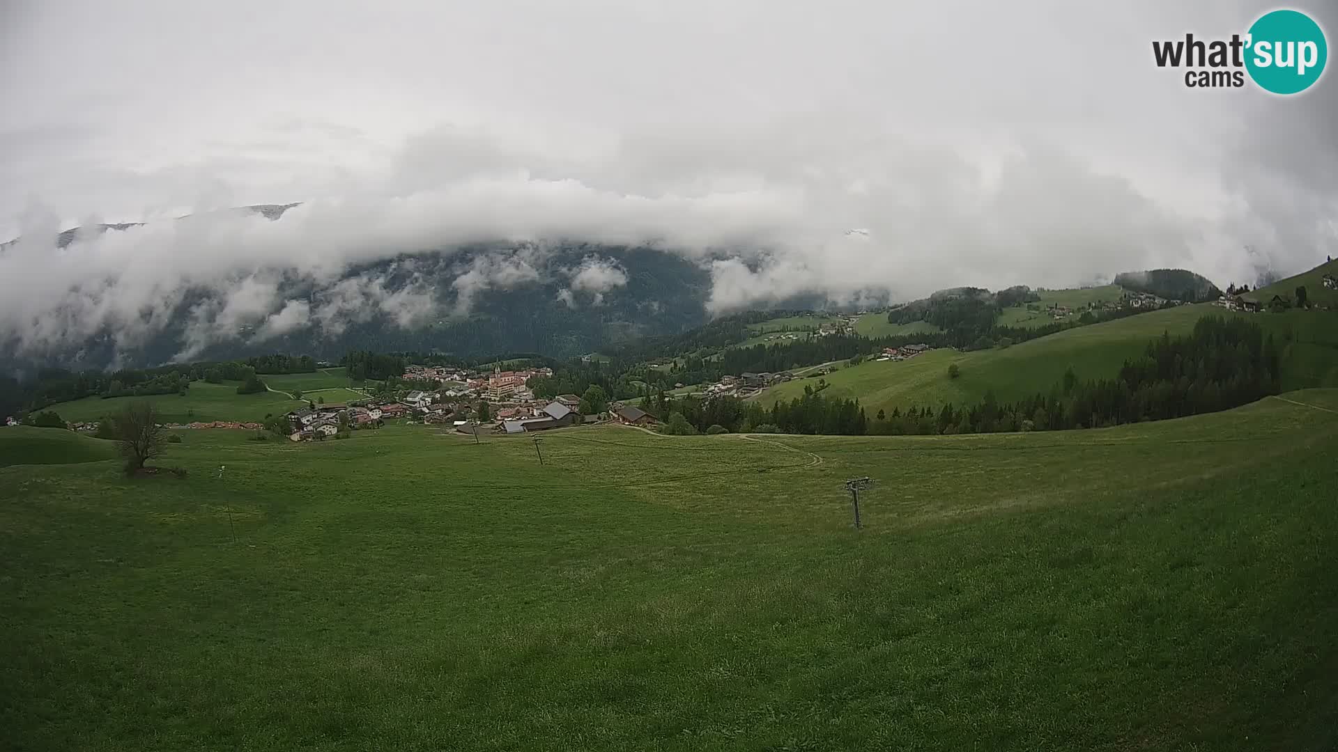 Spletna kamera Terenten (1210m) – Pogled v živo na dolino Pusteria