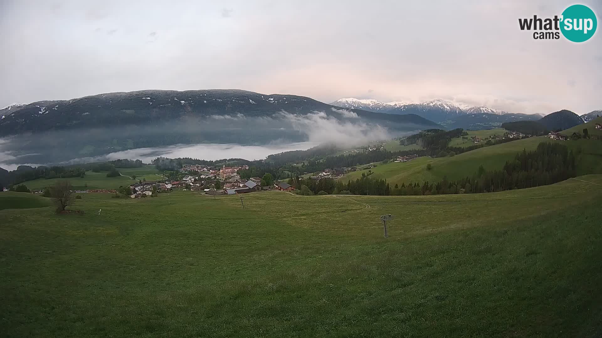 Spletna kamera Terenten (1210m) – Pogled v živo na dolino Pusteria