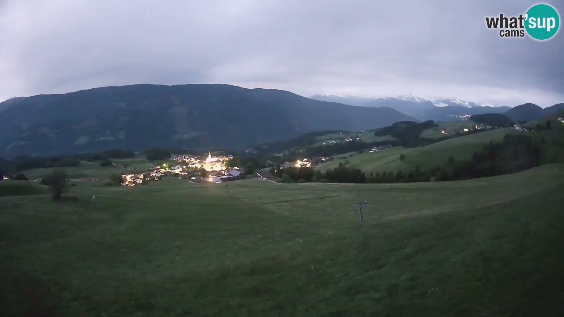 Spletna kamera Terenten (1210m) – Pogled v živo na dolino Pusteria