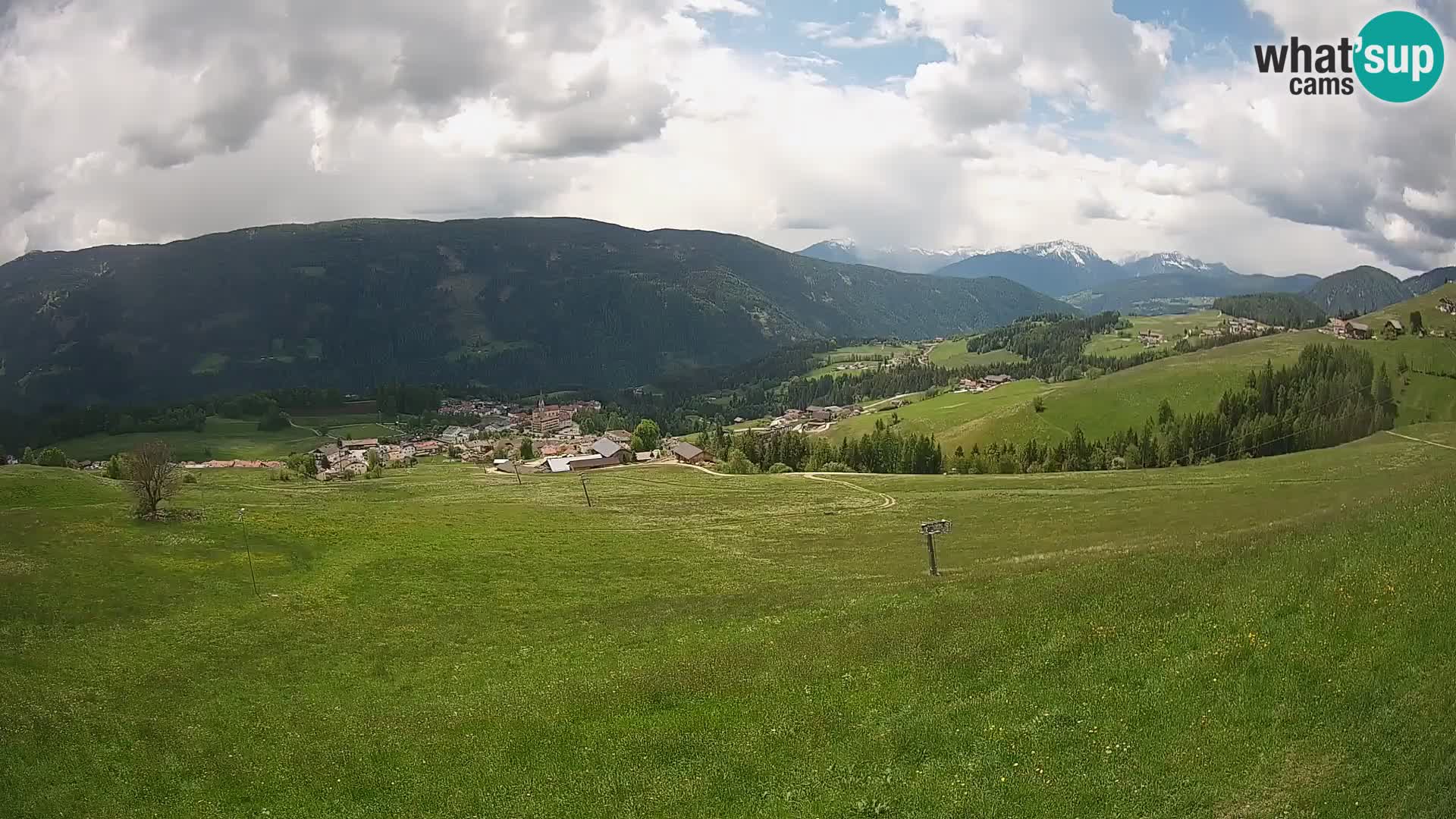 Spletna kamera Terenten (1210m) – Pogled v živo na dolino Pusteria