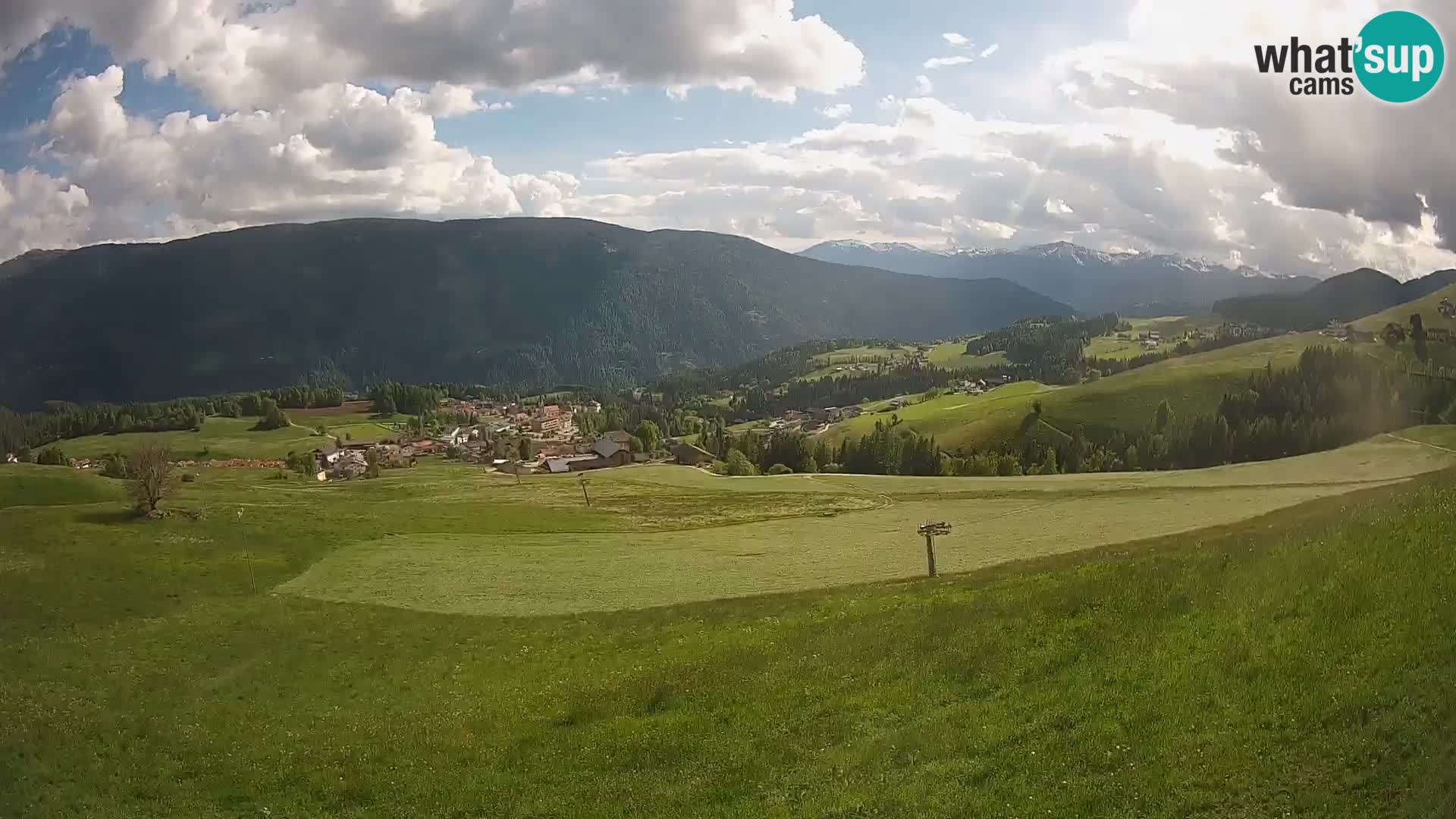 Spletna kamera Terenten (1210m) – Pogled v živo na dolino Pusteria