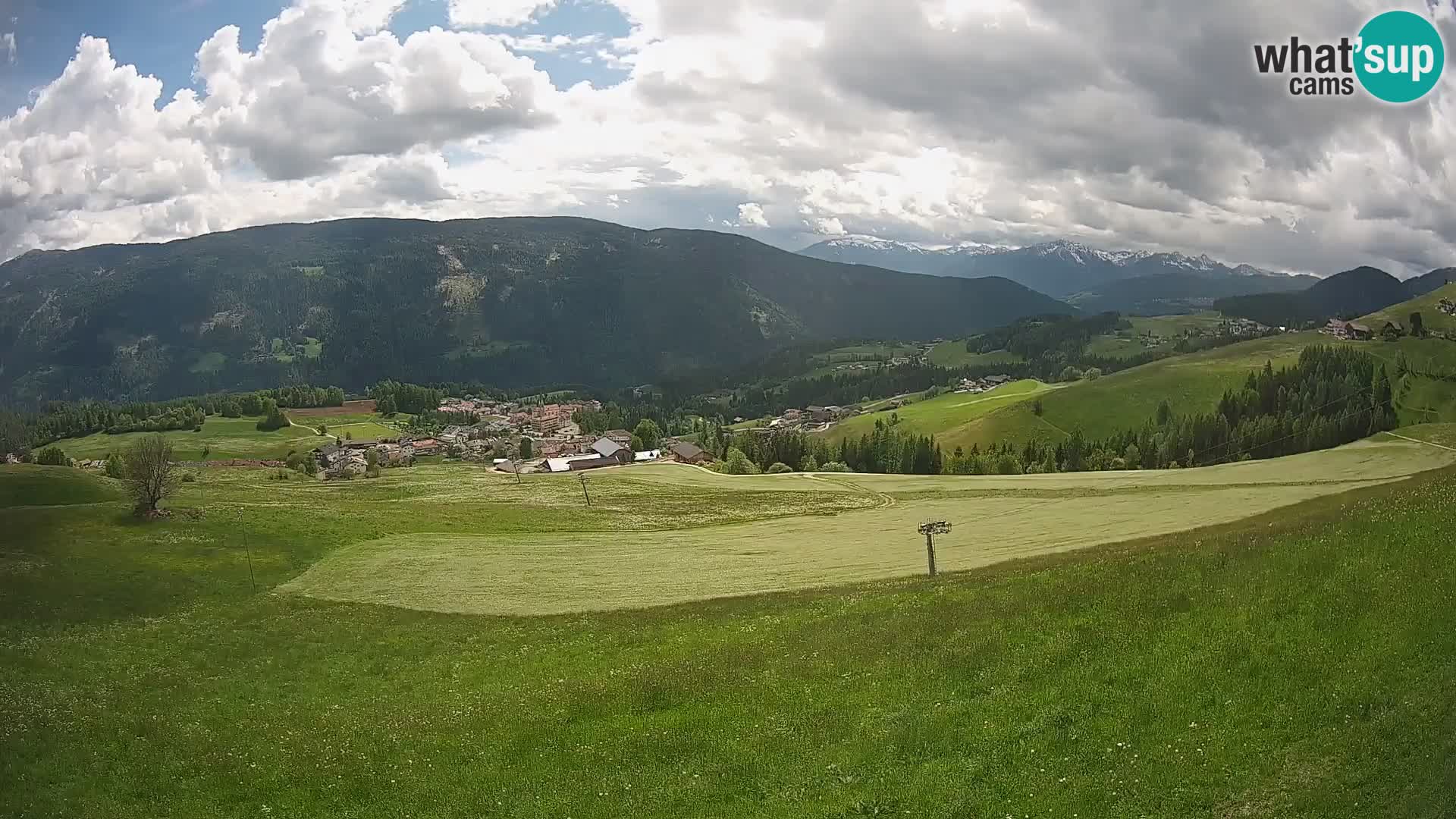 Spletna kamera Terenten (1210m) – Pogled v živo na dolino Pusteria