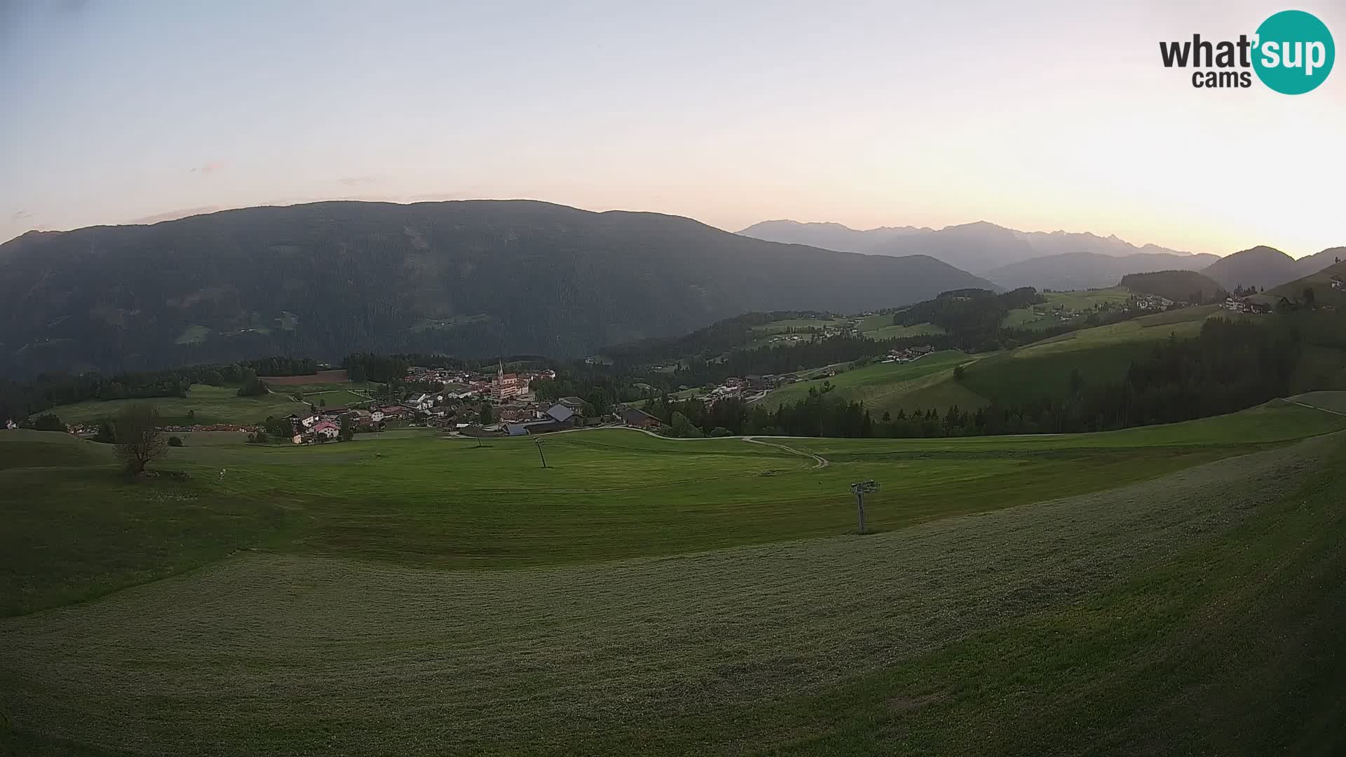 Spletna kamera Terenten (1210m) – Pogled v živo na dolino Pusteria