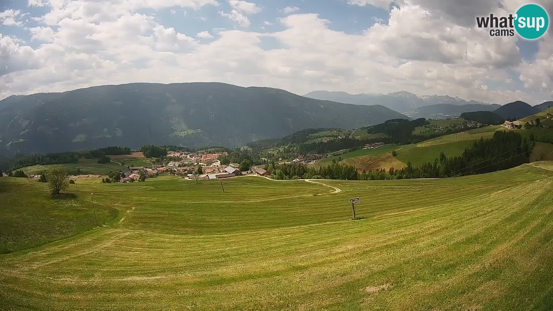 Spletna kamera Terenten (1210m) – Pogled v živo na dolino Pusteria