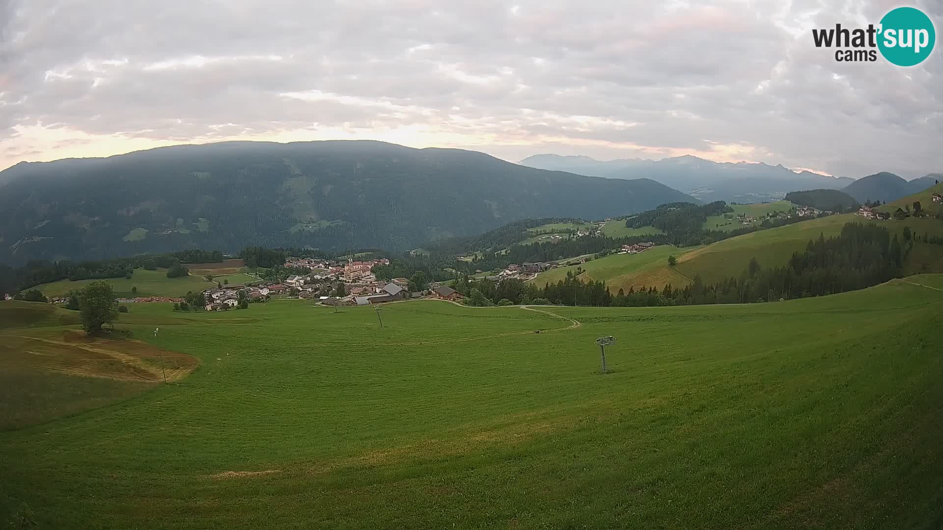 Spletna kamera Terenten (1210m) – Pogled v živo na dolino Pusteria