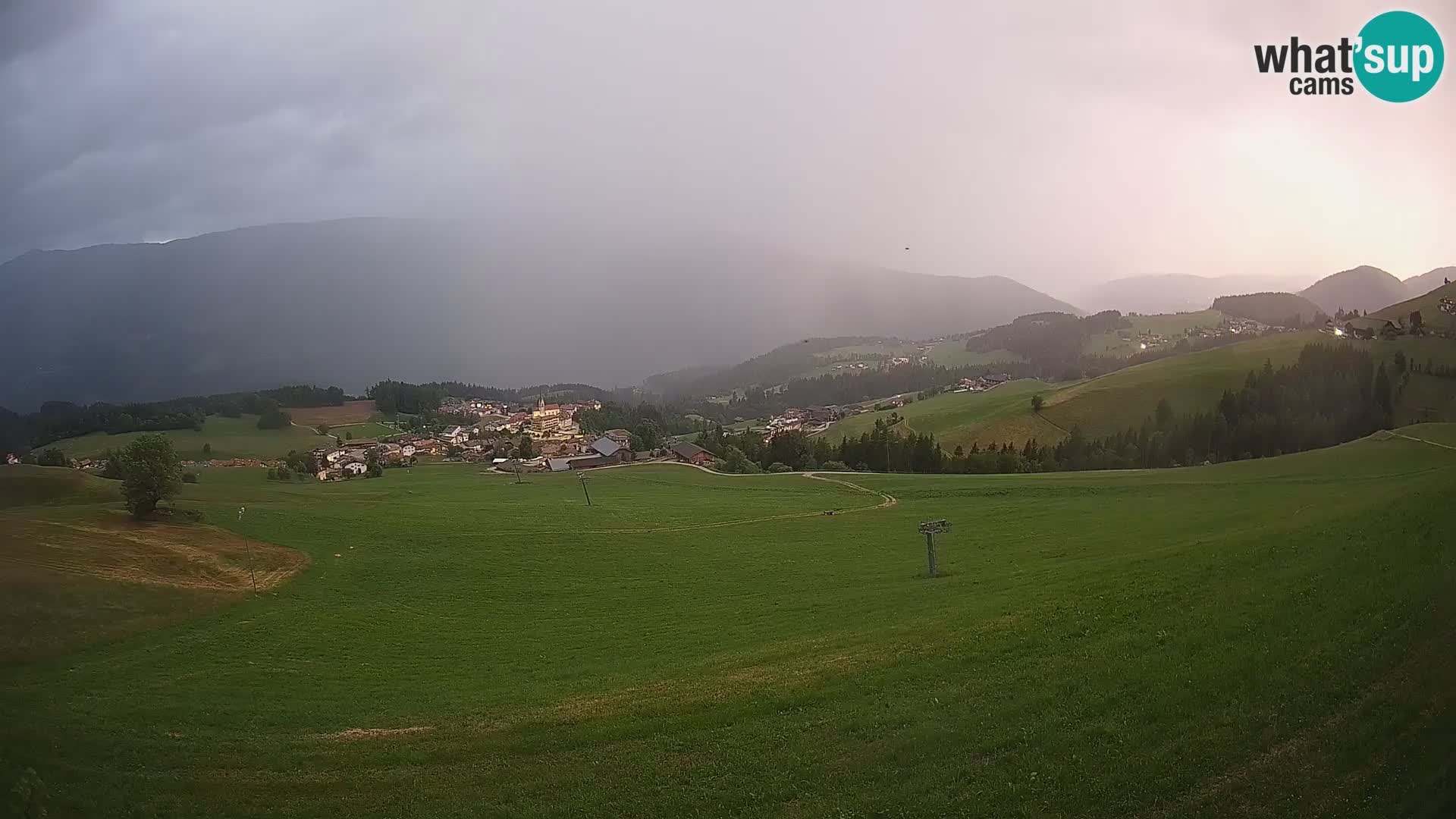 Spletna kamera Terenten (1210m) – Pogled v živo na dolino Pusteria
