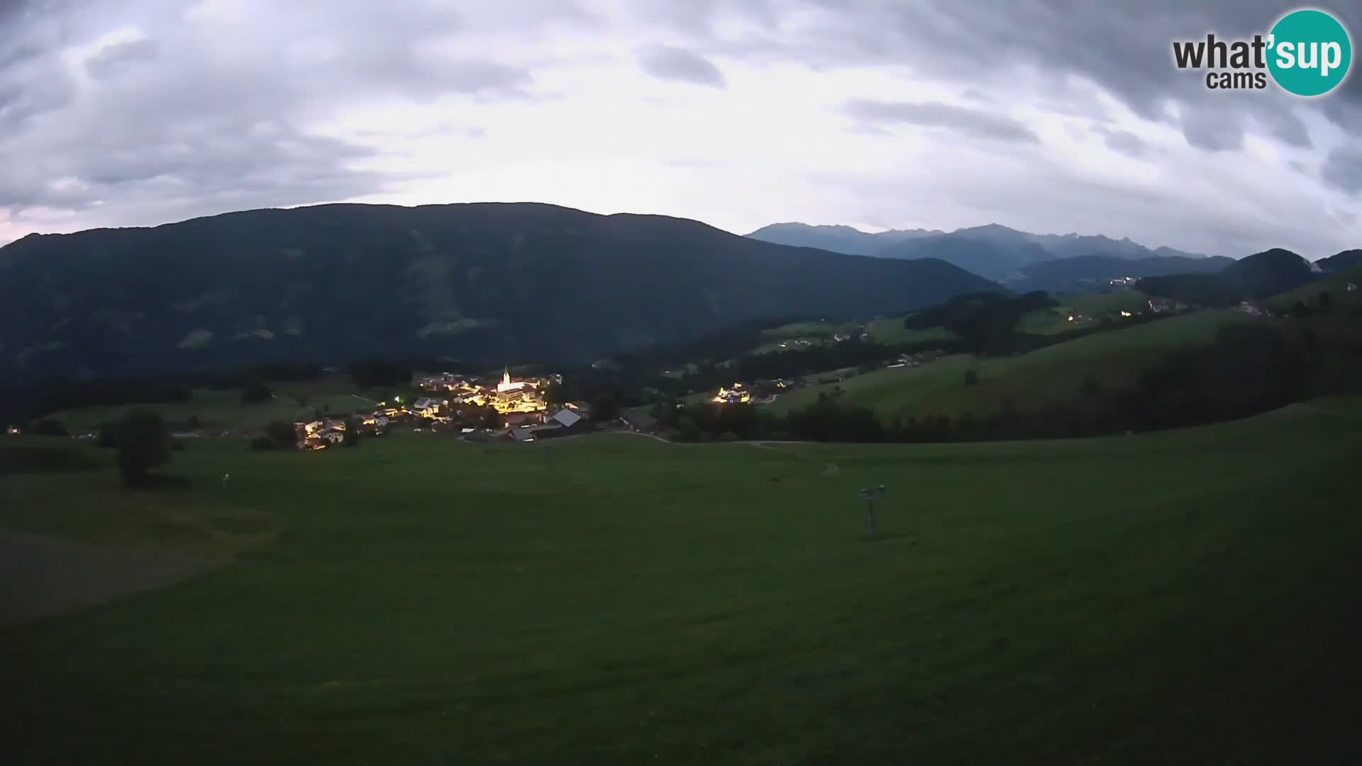 Spletna kamera Terenten (1210m) – Pogled v živo na dolino Pusteria