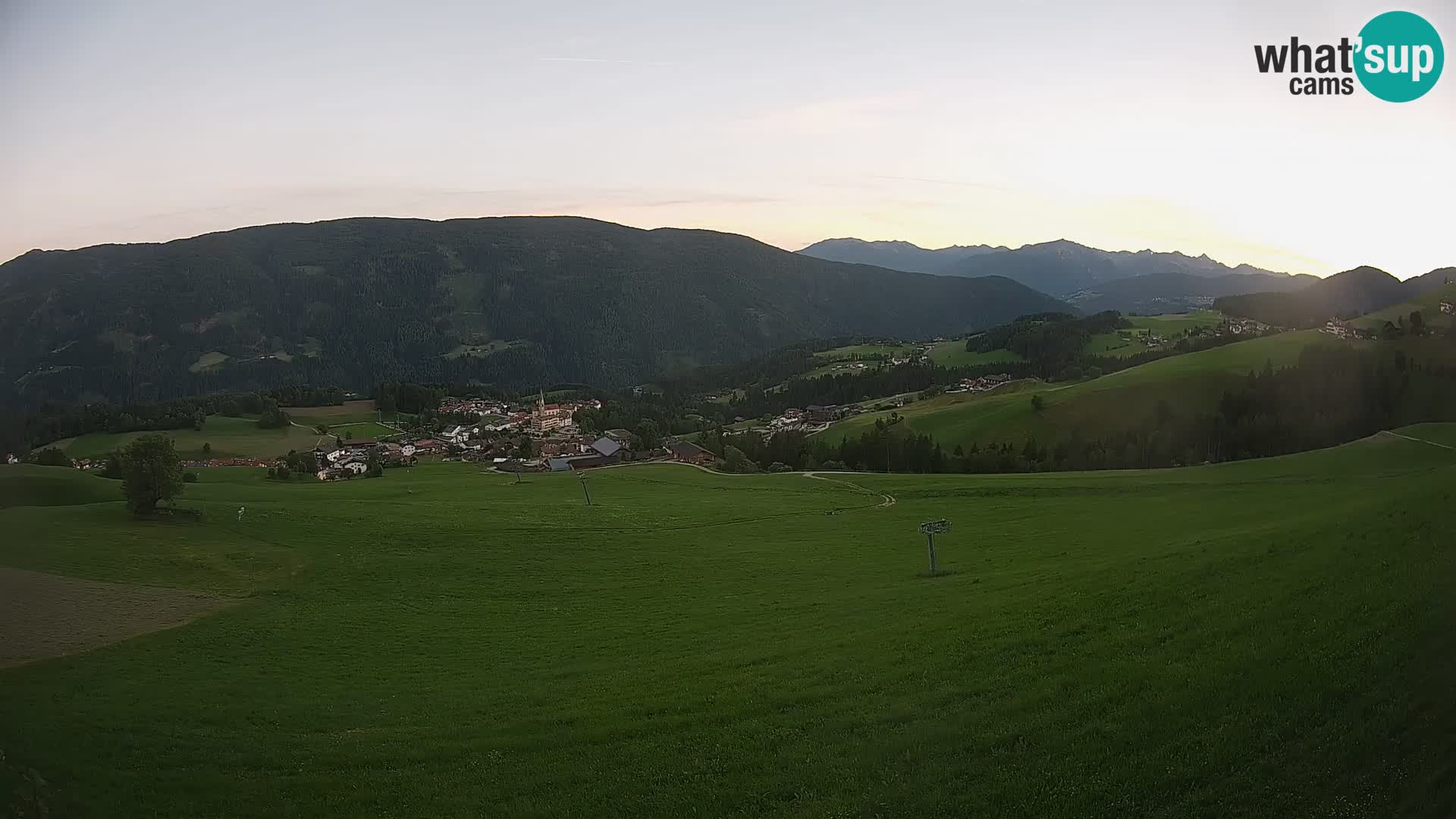 Spletna kamera Terenten (1210m) – Pogled v živo na dolino Pusteria