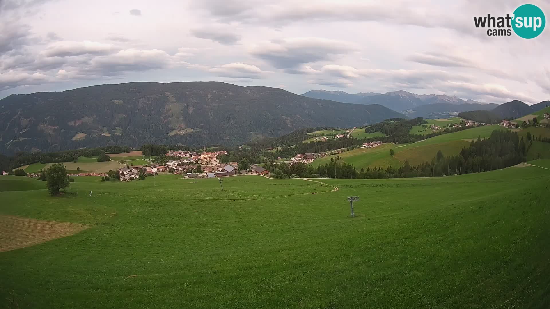 Spletna kamera Terenten (1210m) – Pogled v živo na dolino Pusteria