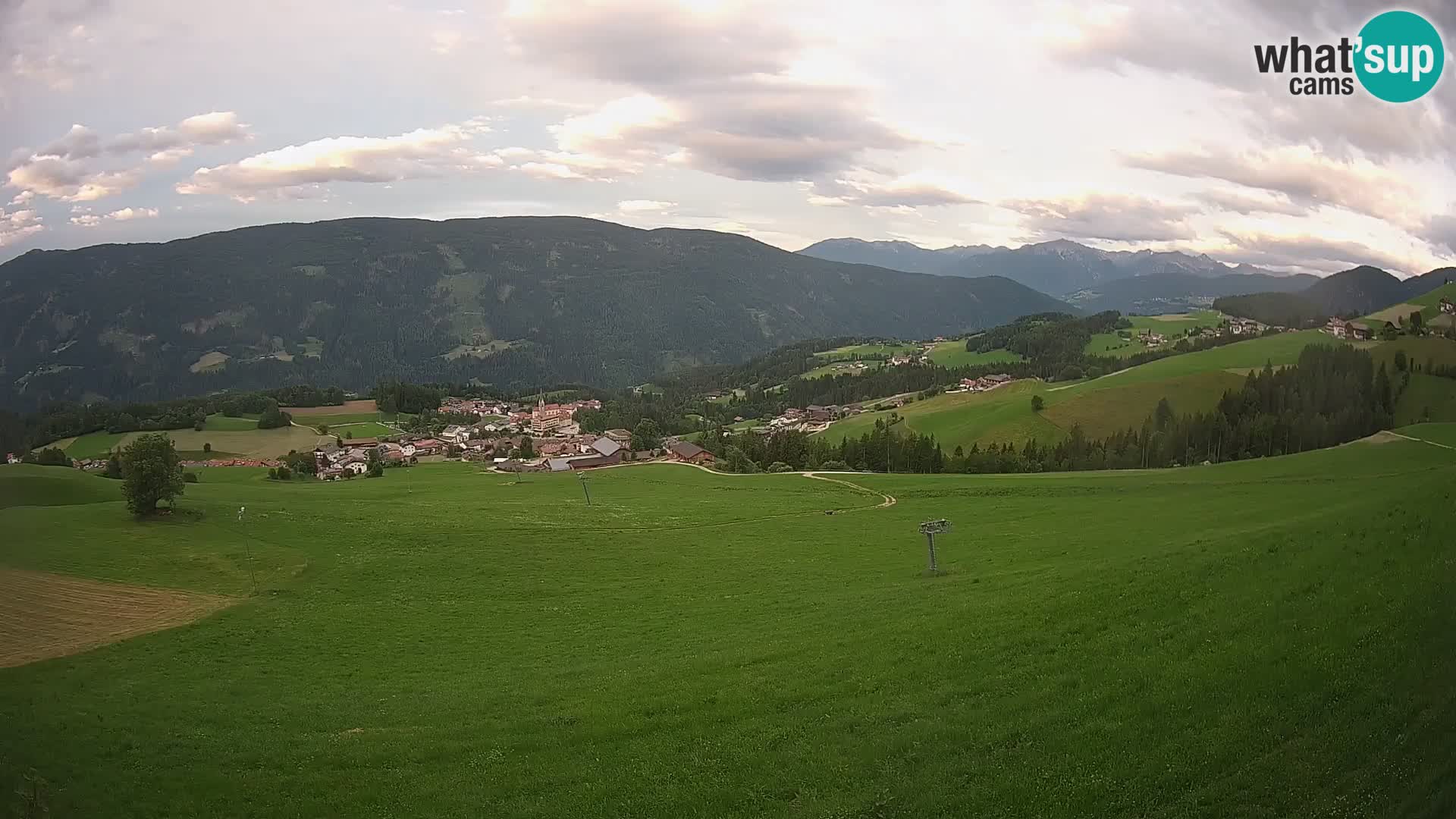 Spletna kamera Terenten (1210m) – Pogled v živo na dolino Pusteria