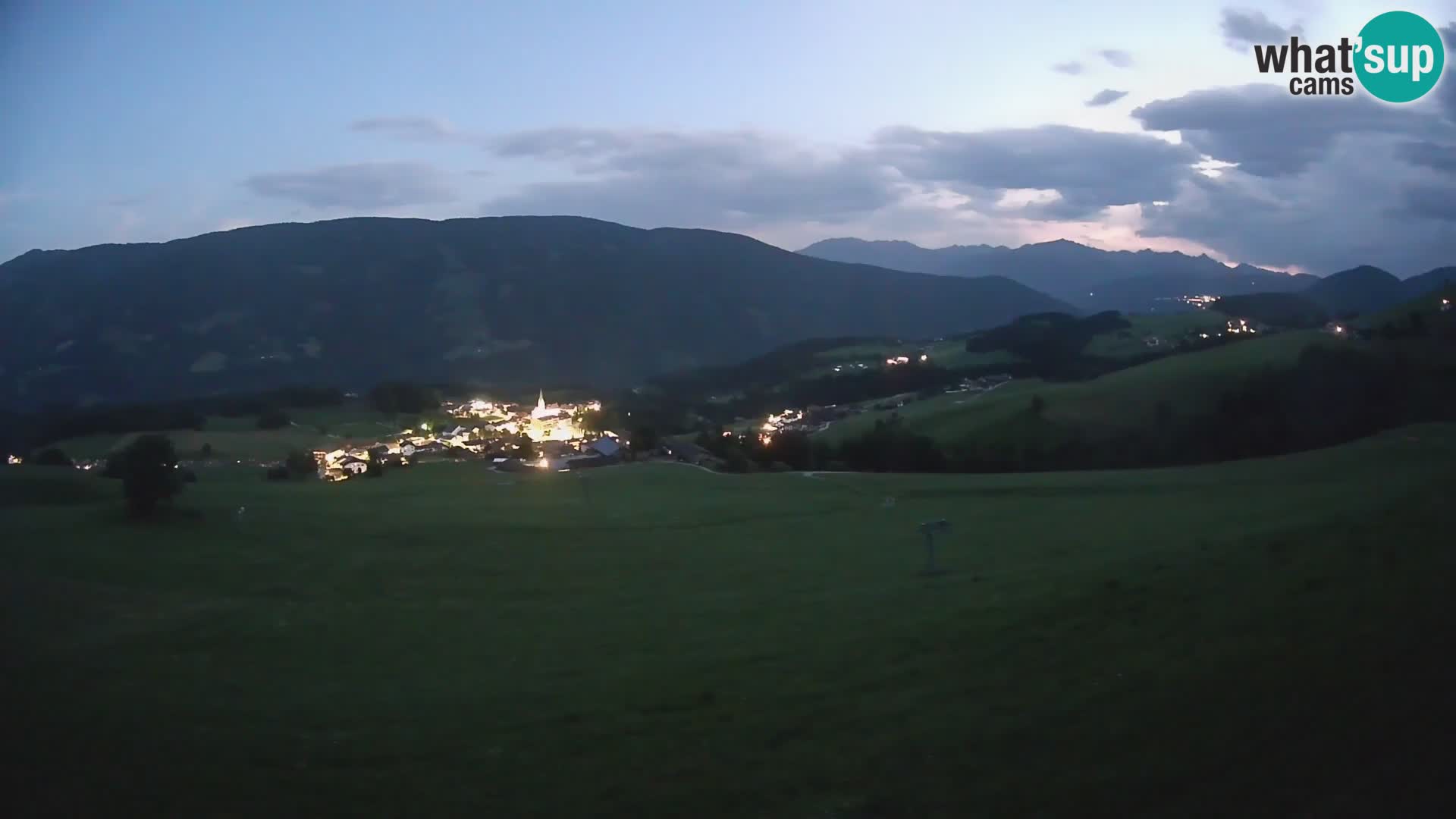 Spletna kamera Terenten (1210m) – Pogled v živo na dolino Pusteria