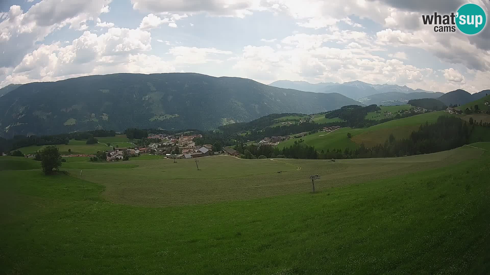 Spletna kamera Terenten (1210m) – Pogled v živo na dolino Pusteria