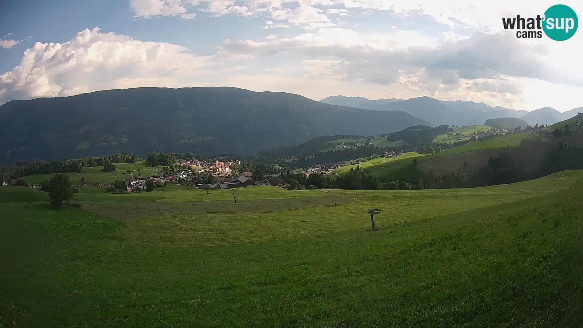 Spletna kamera Terenten (1210m) – Pogled v živo na dolino Pusteria