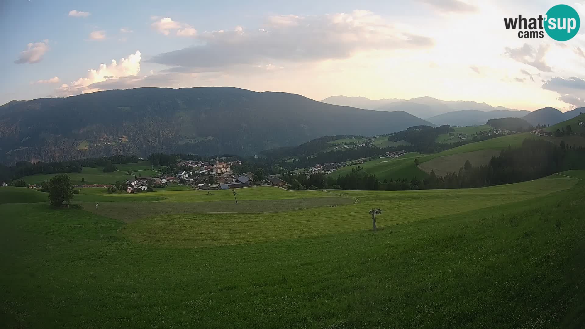 Spletna kamera Terenten (1210m) – Pogled v živo na dolino Pusteria