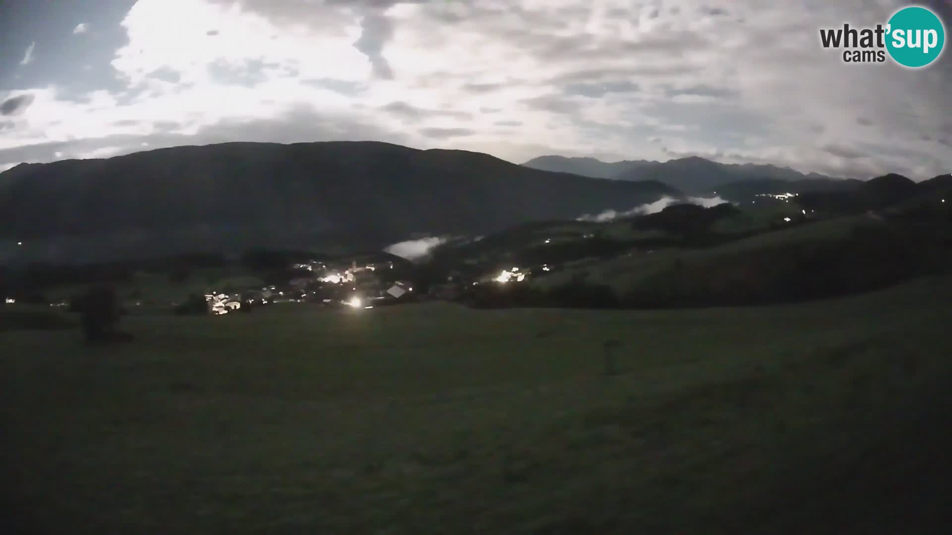 Spletna kamera Terenten (1210m) – Pogled v živo na dolino Pusteria