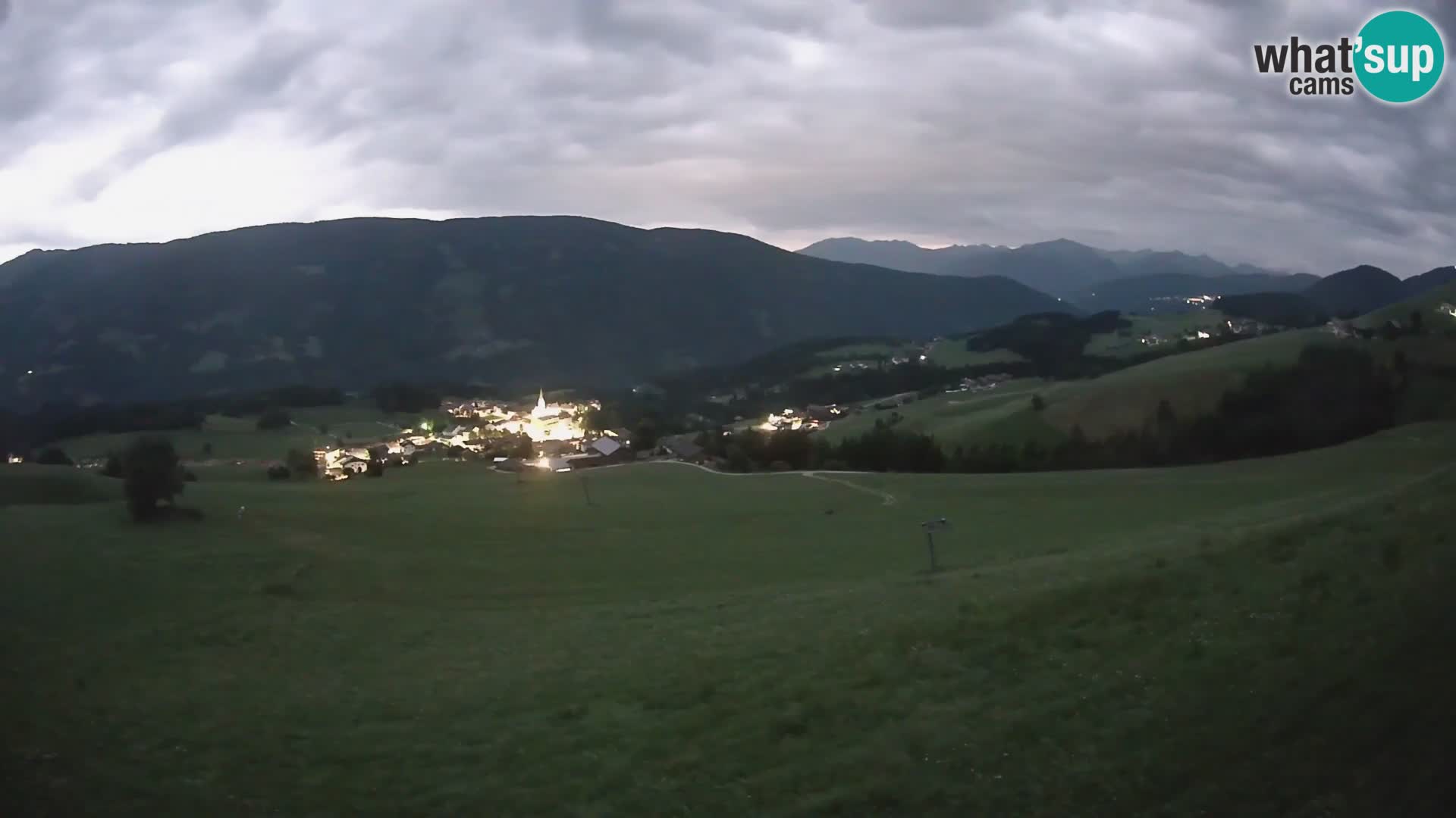 Spletna kamera Terenten (1210m) – Pogled v živo na dolino Pusteria