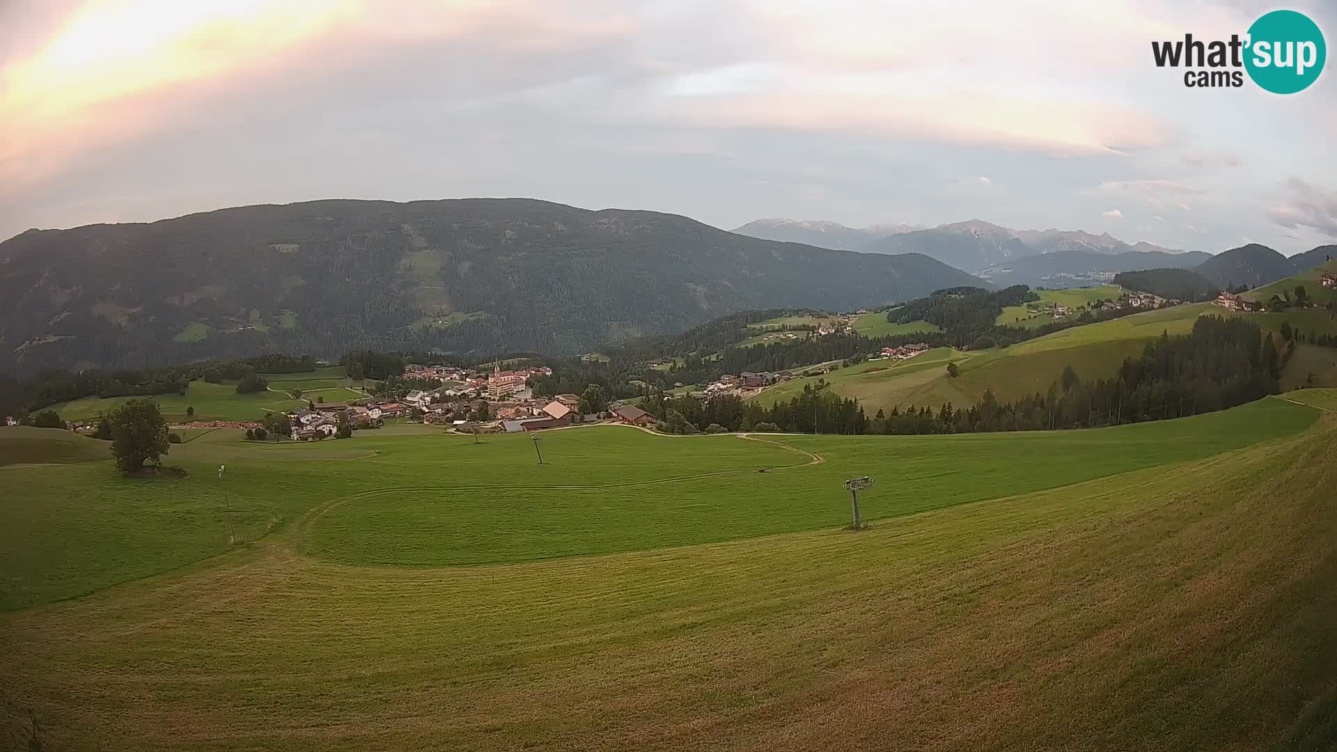 Spletna kamera Terenten (1210m) – Pogled v živo na dolino Pusteria