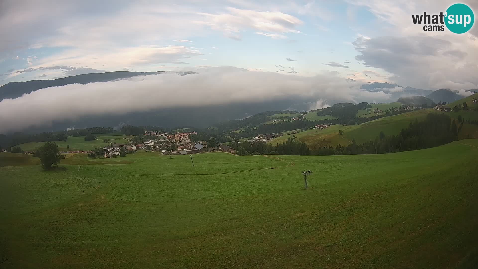 Spletna kamera Terenten (1210m) – Pogled v živo na dolino Pusteria