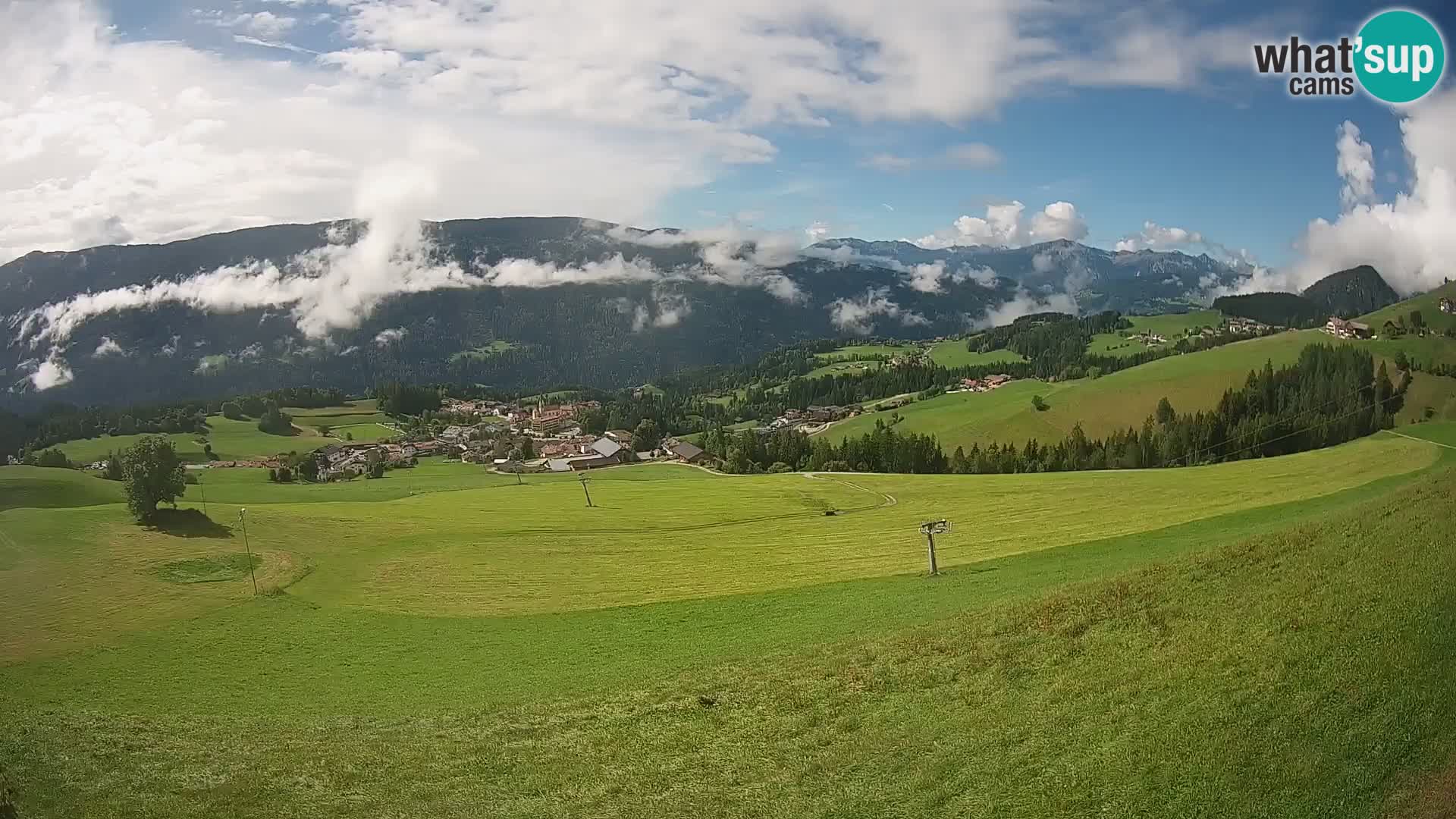 Spletna kamera Terenten (1210m) – Pogled v živo na dolino Pusteria